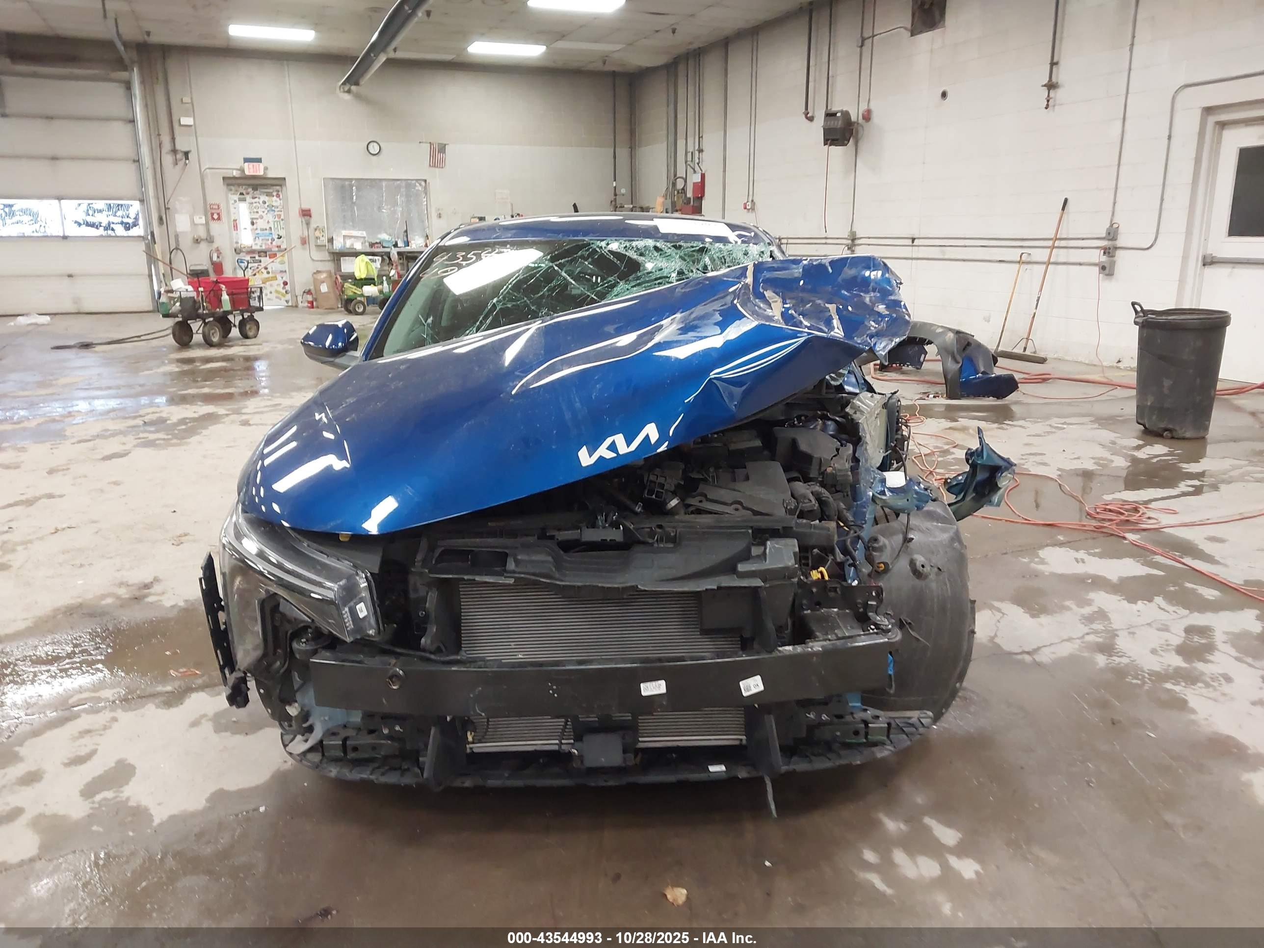 KIA K4 image 6