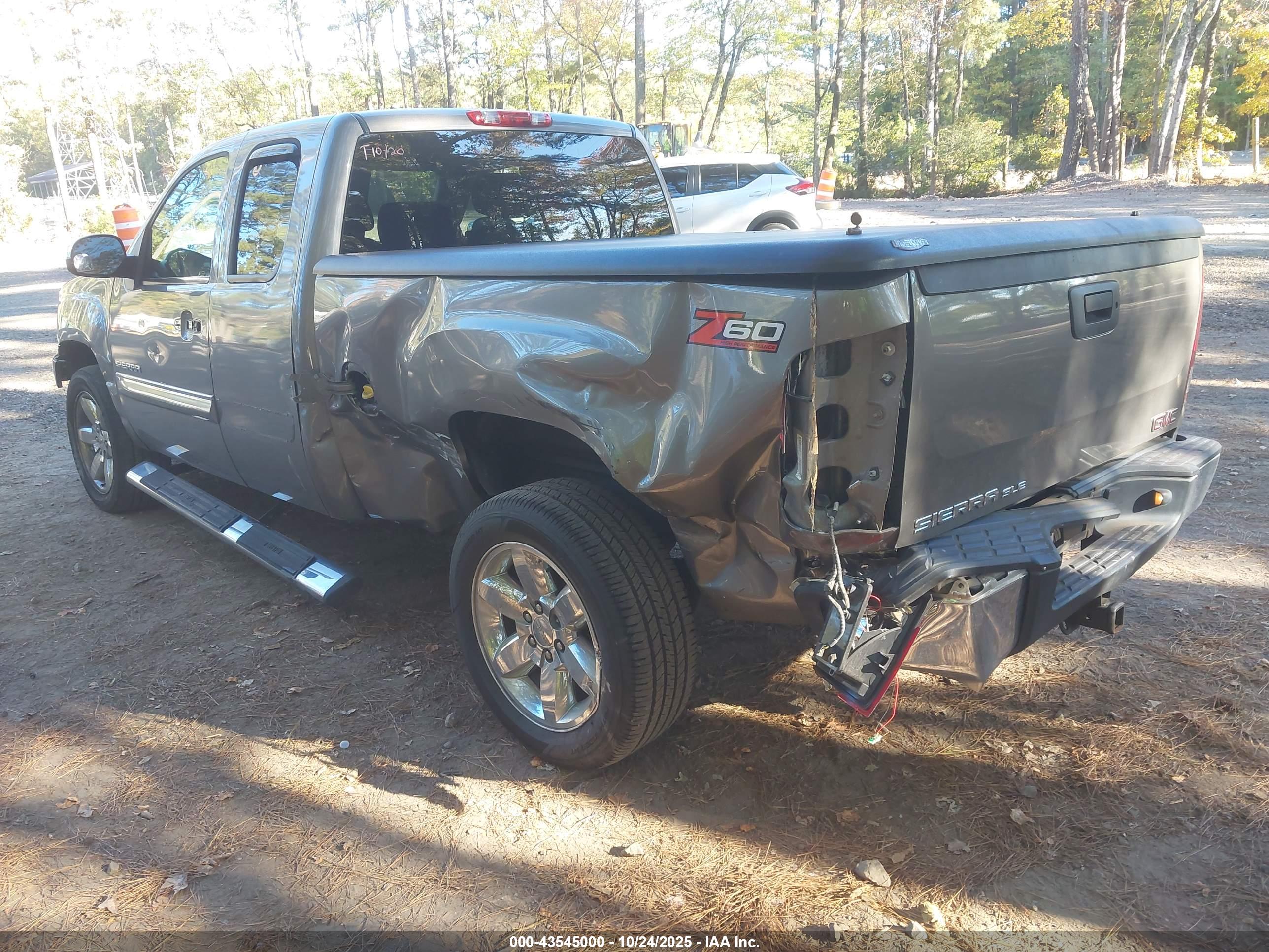 GMC SIERRA image 3