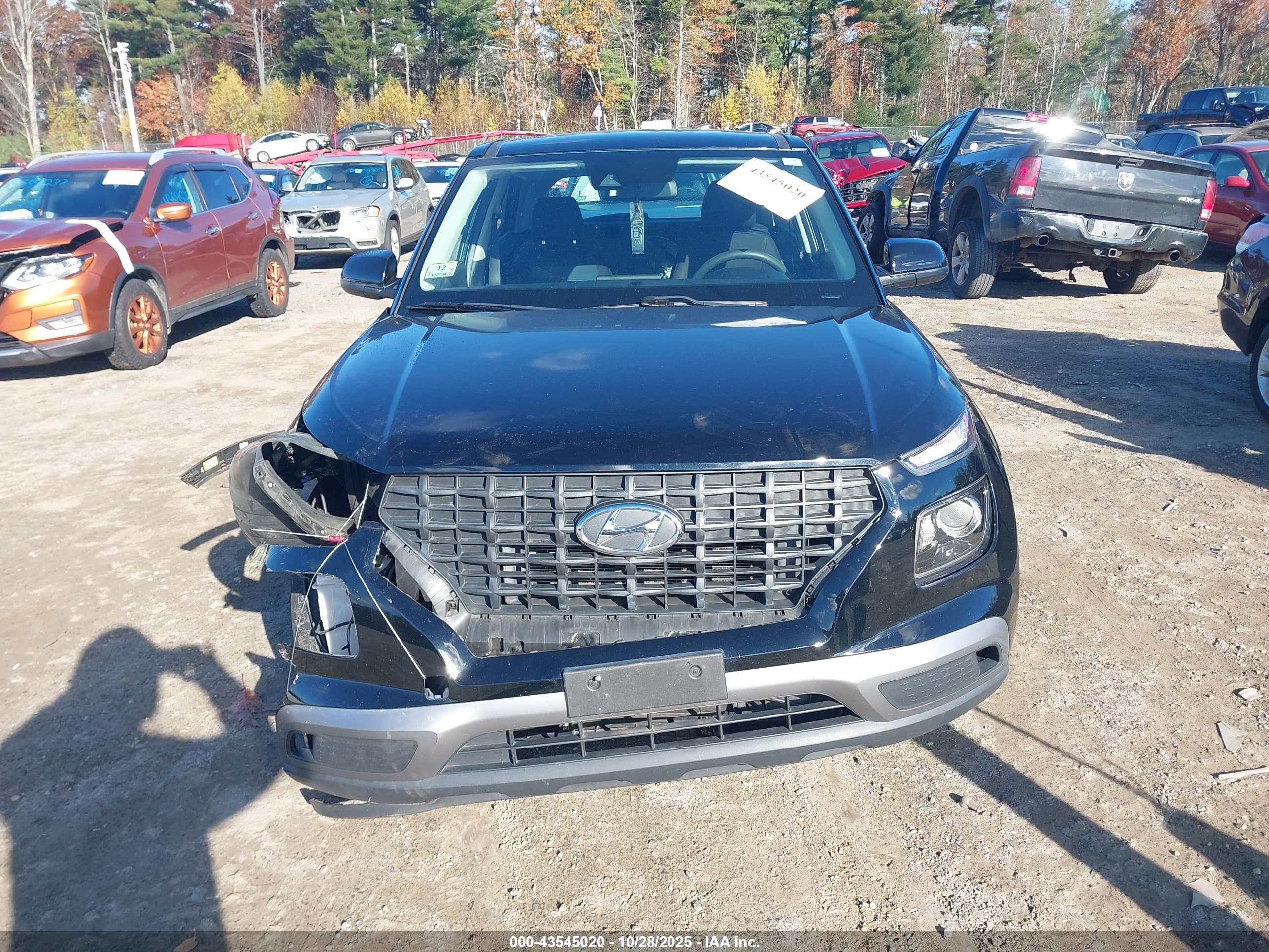 HYUNDAI VENUE image 6
