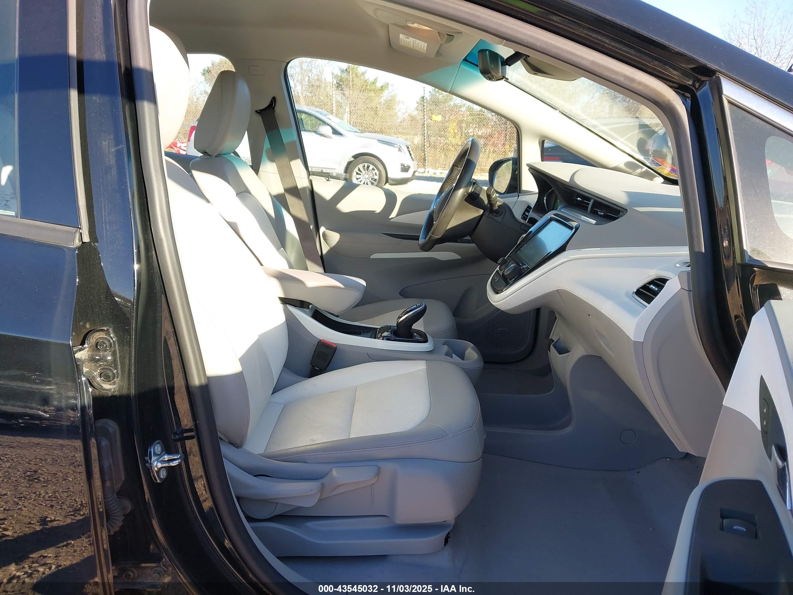 CHEVROLET BOLT image 5