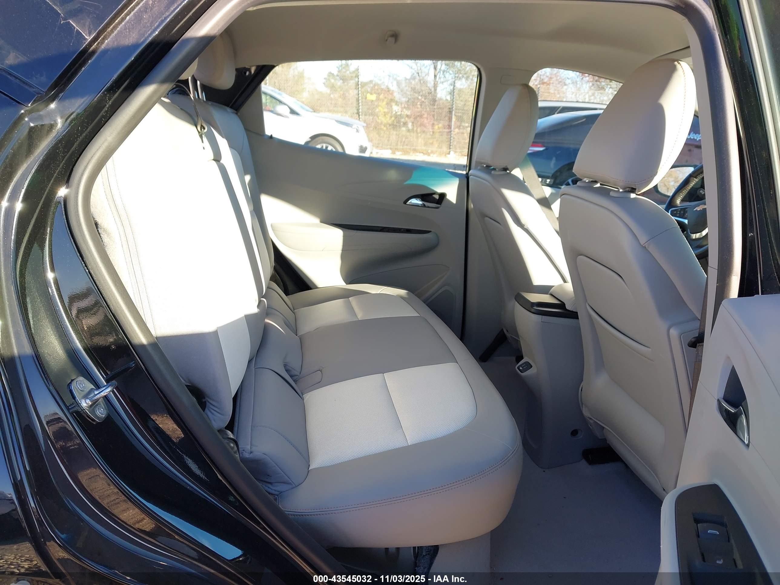 CHEVROLET BOLT image 8