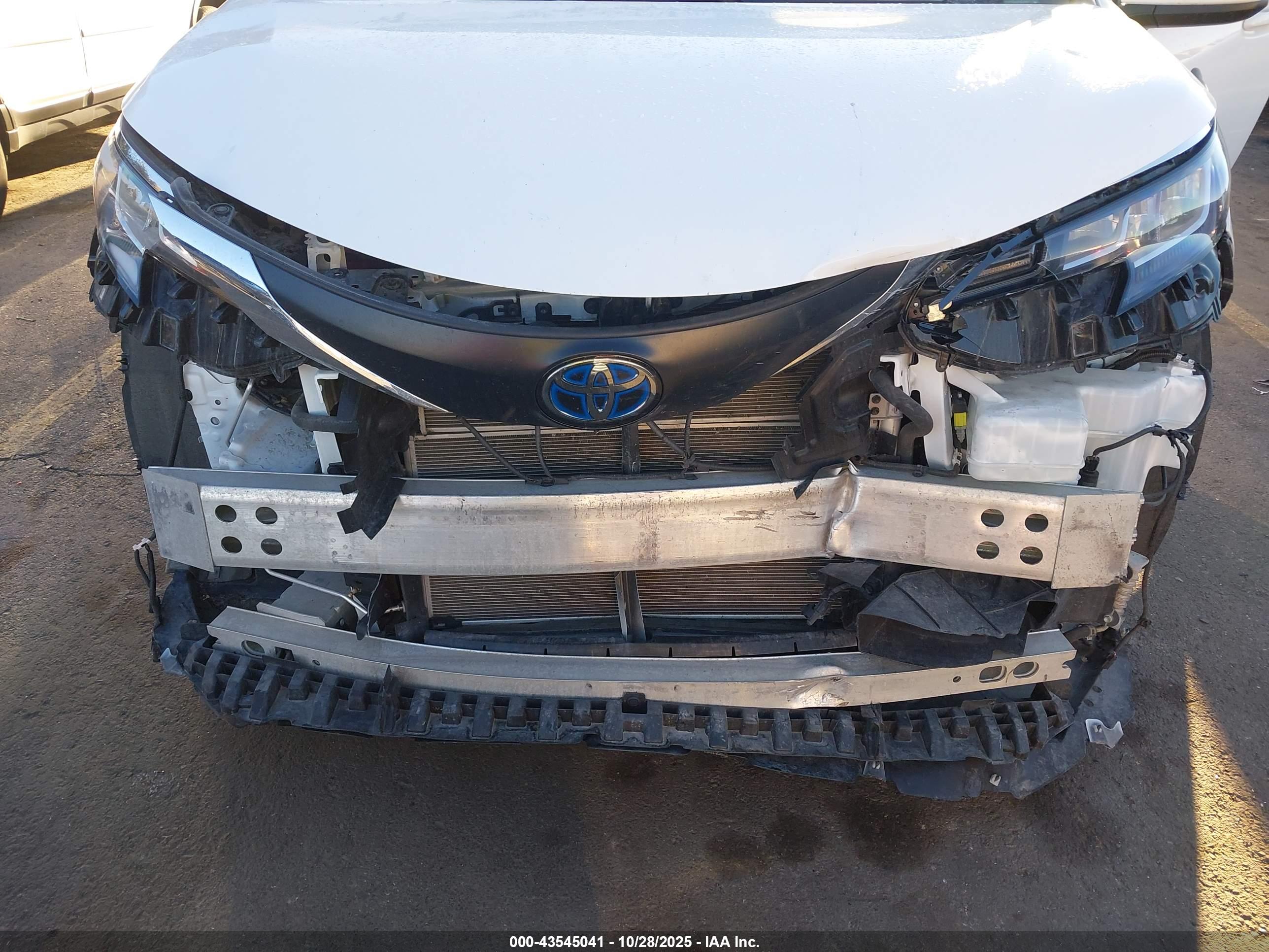 TOYOTA SIENNA image 6
