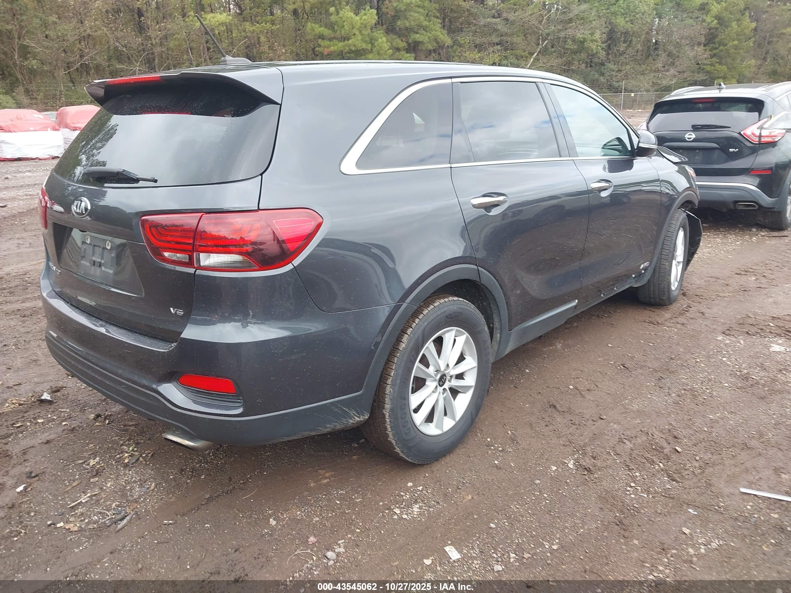 KIA SORENTO image 4