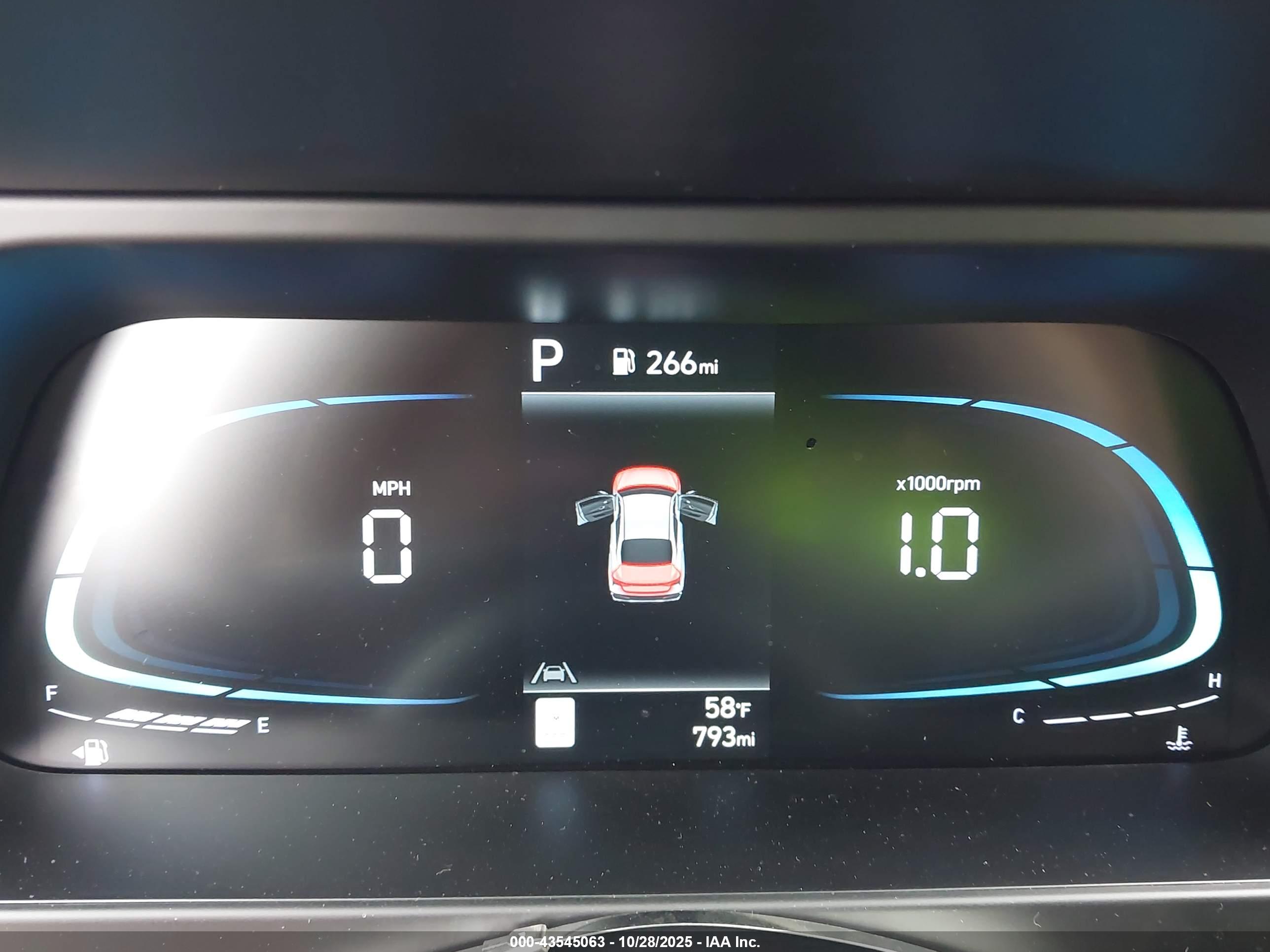 HYUNDAI ELANTRA image 7