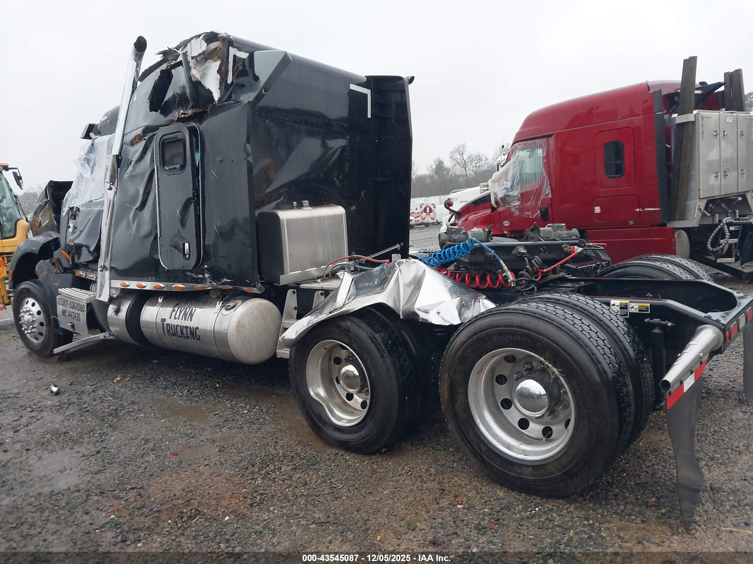 PETERBILT 579 image 3