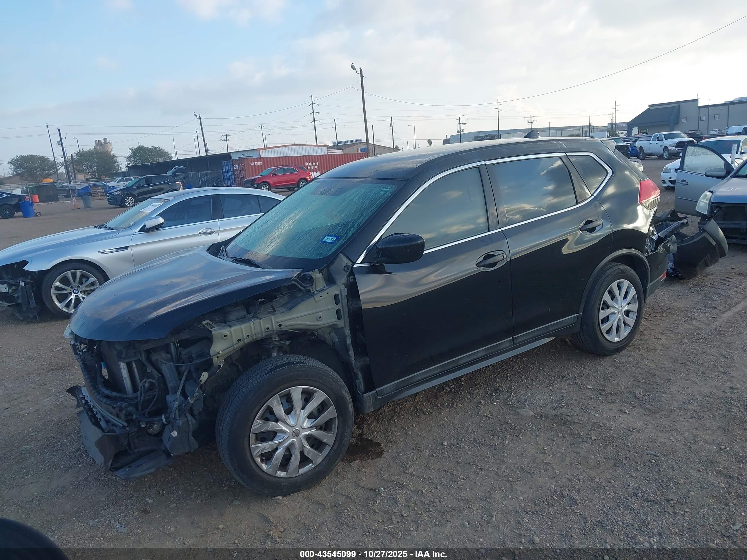 NISSAN ROGUE image 2