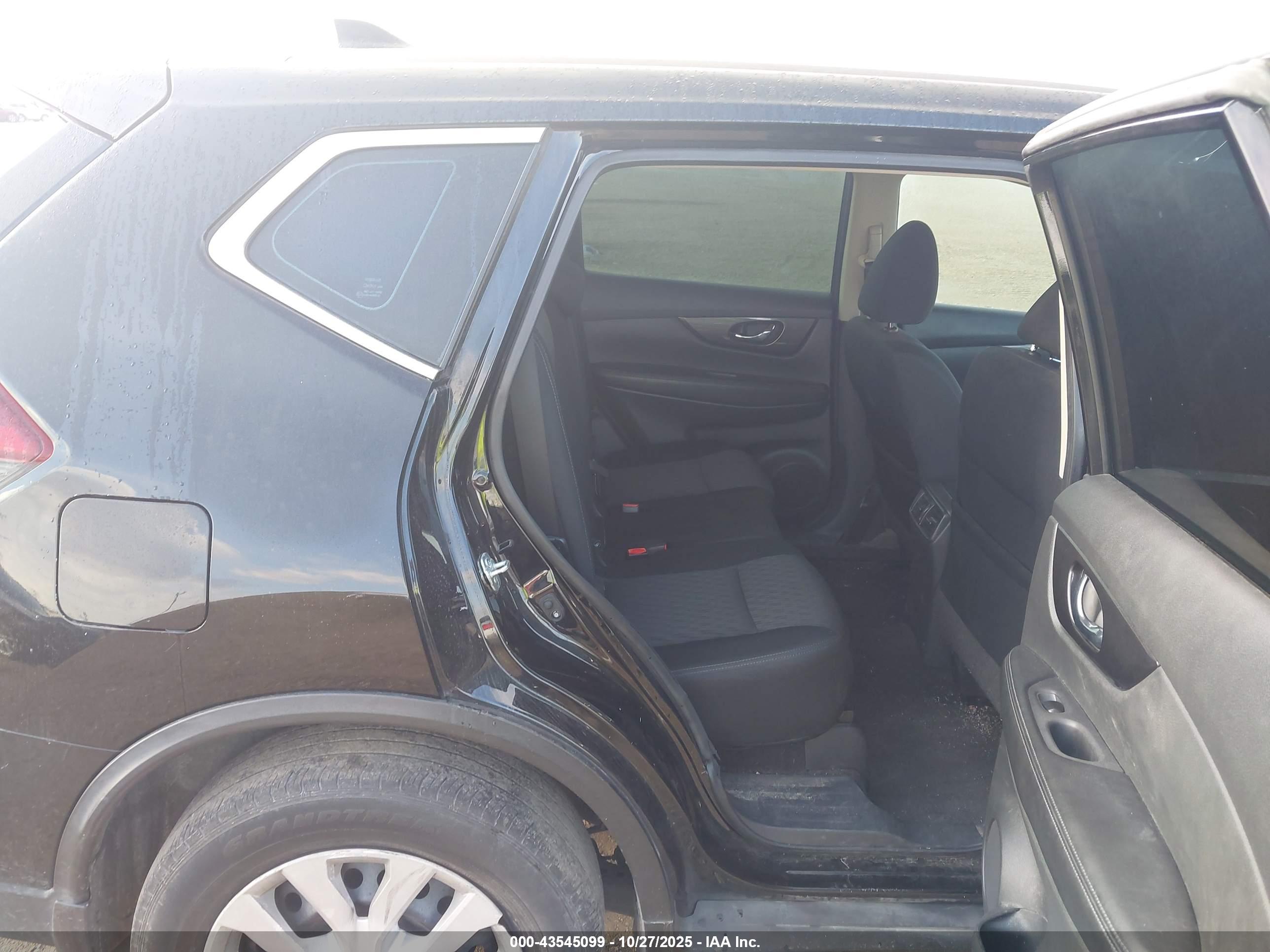 NISSAN ROGUE image 8
