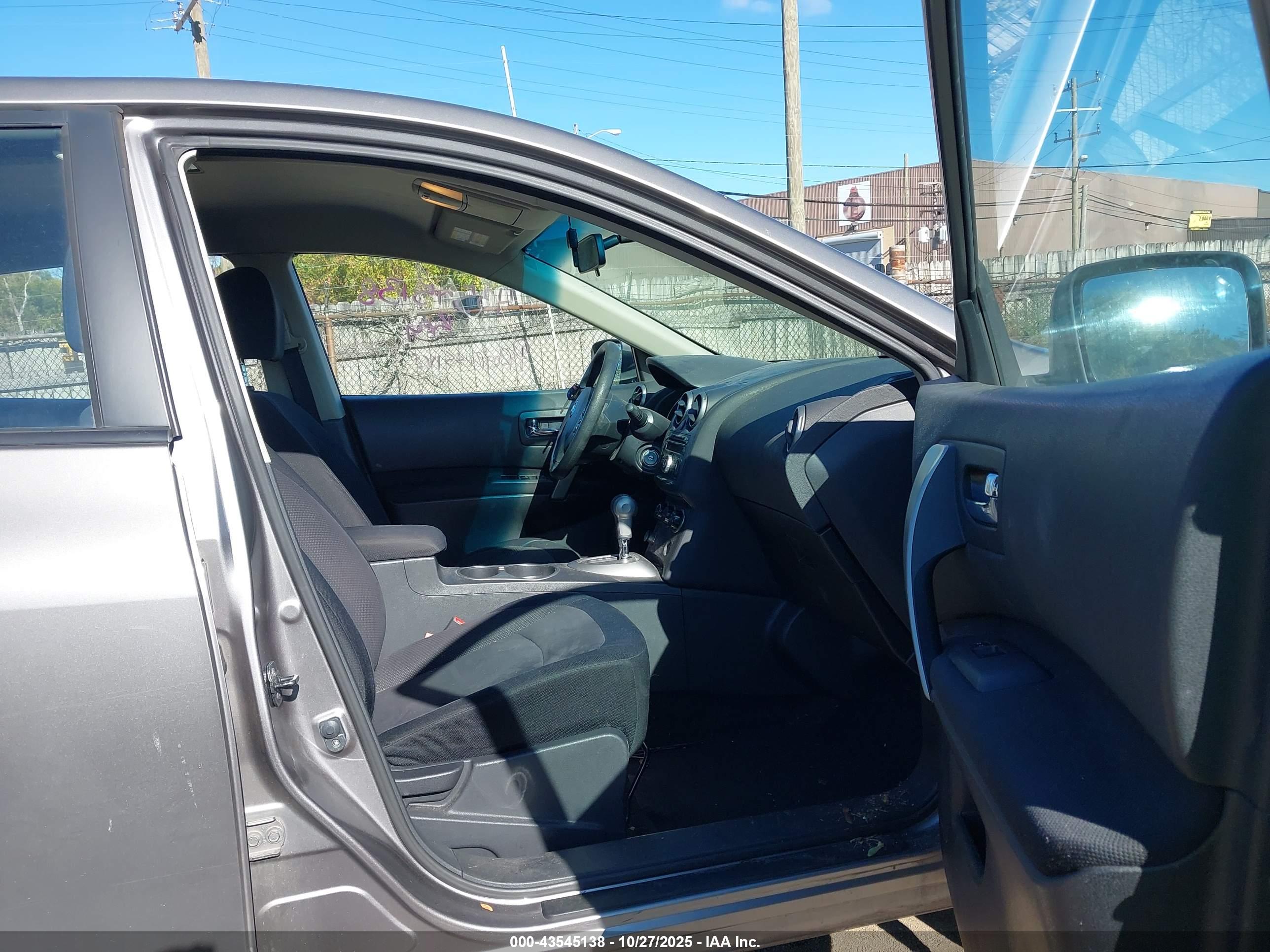 NISSAN ROGUE image 5