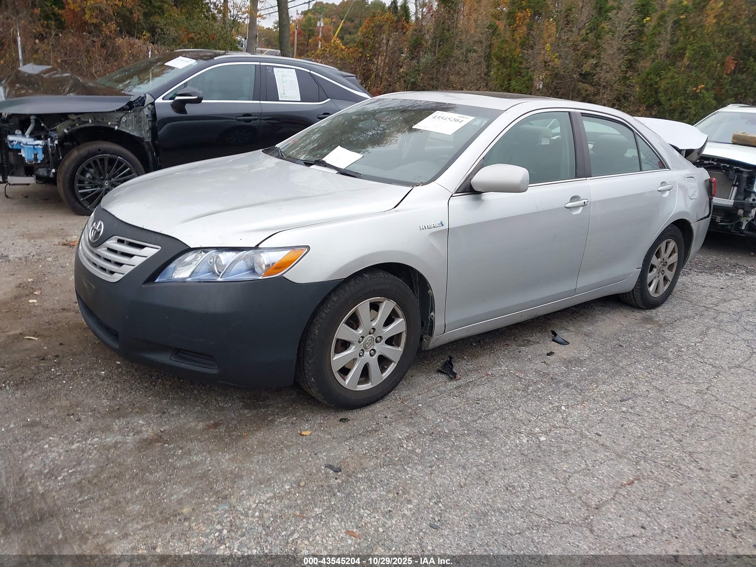 TOYOTA CAMRY image 2