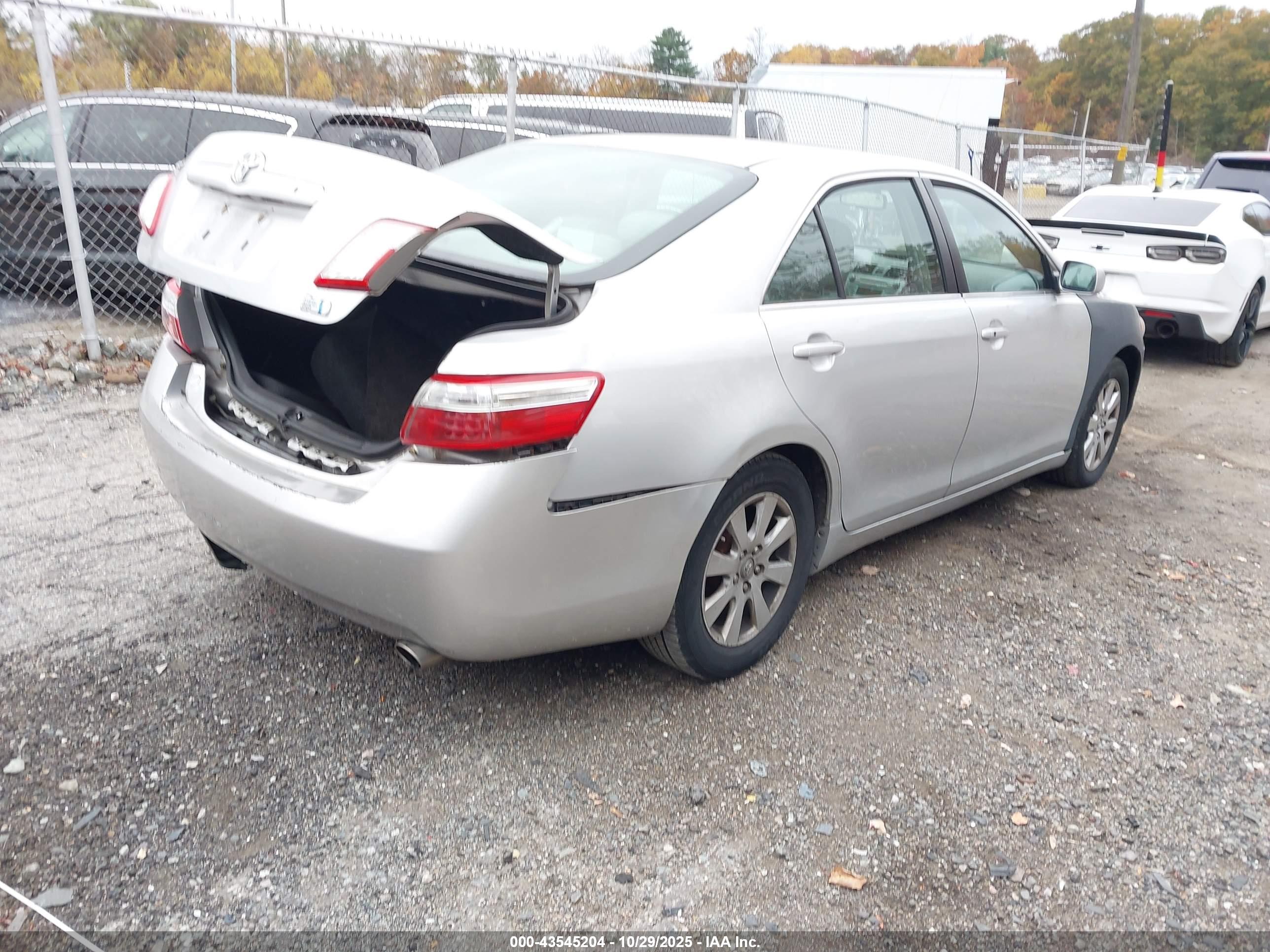 TOYOTA CAMRY image 4