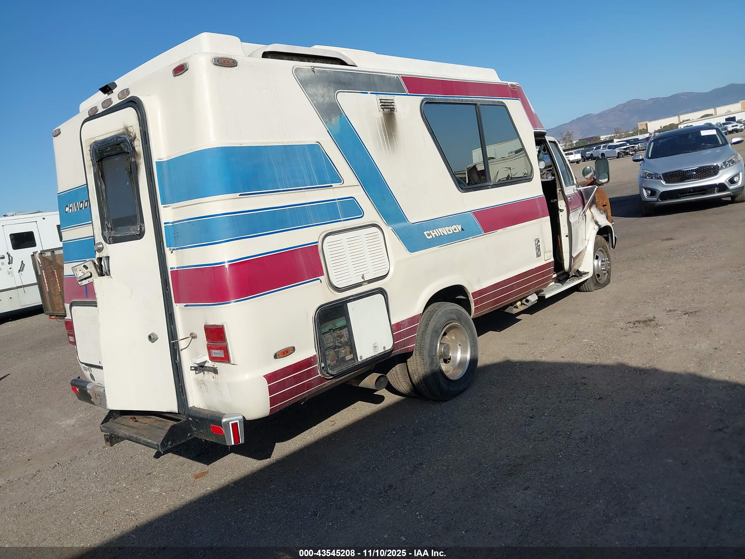 FORD ECONOLINE image 4