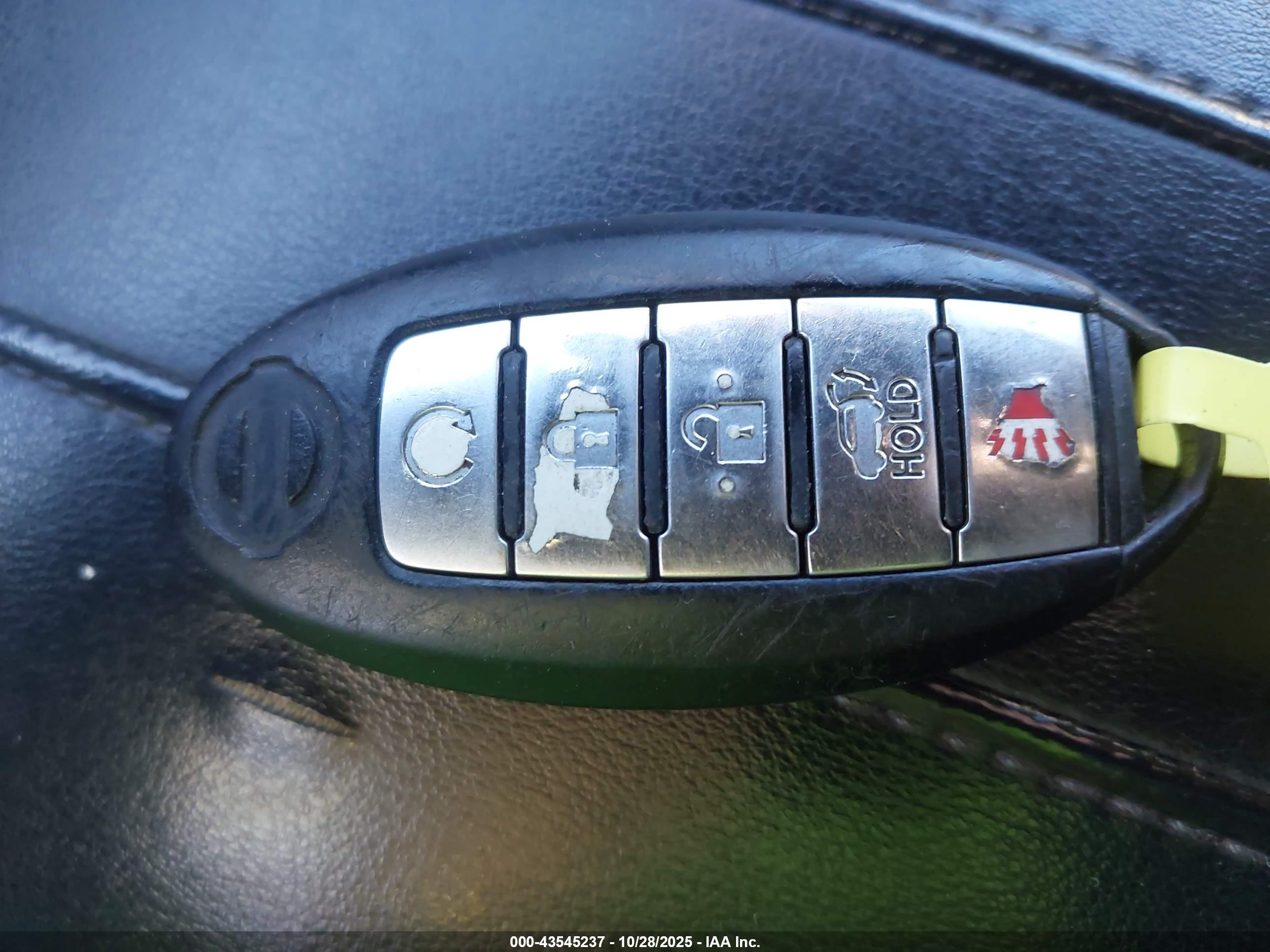 NISSAN ROGUE image 11