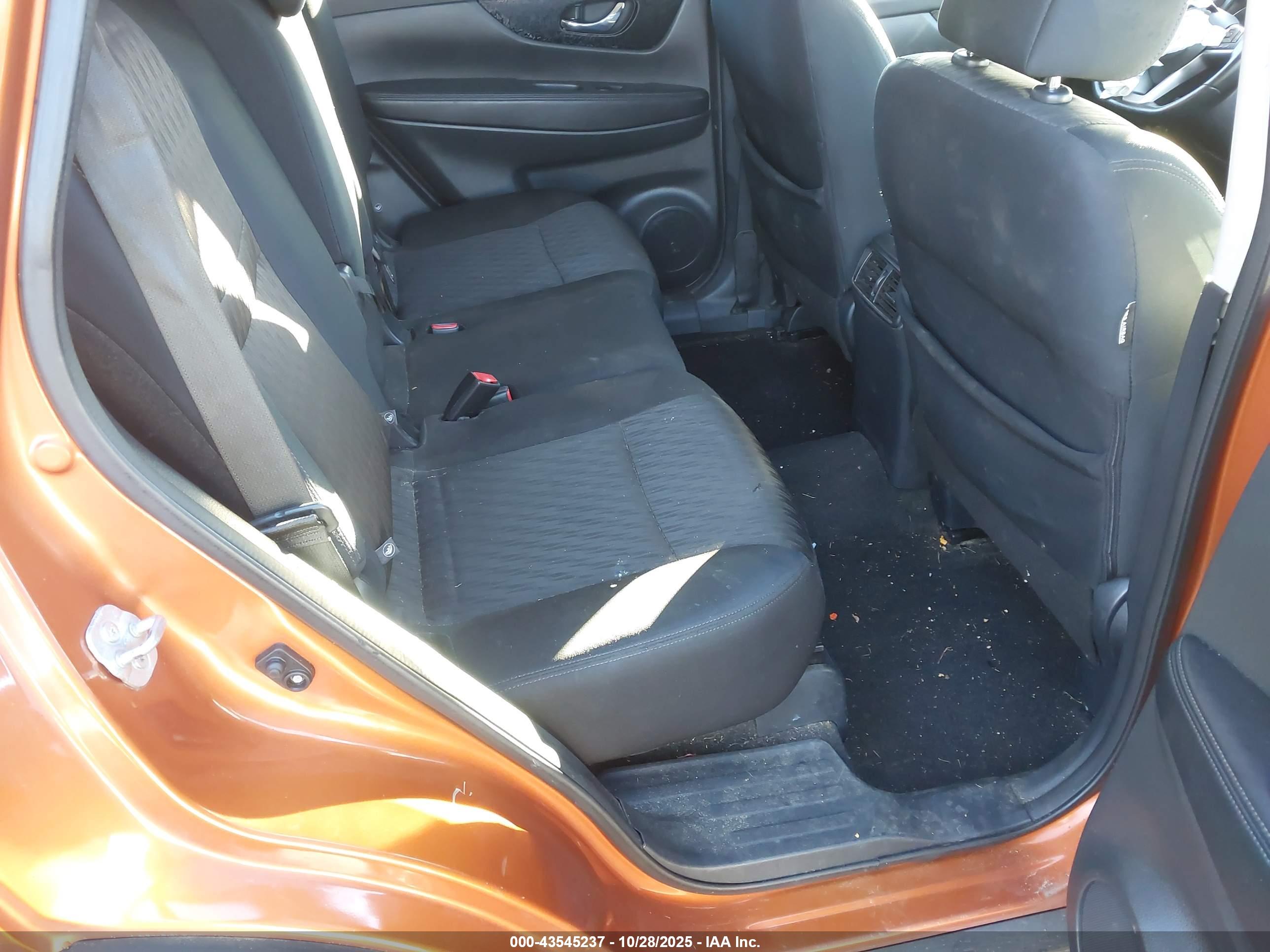 NISSAN ROGUE image 8