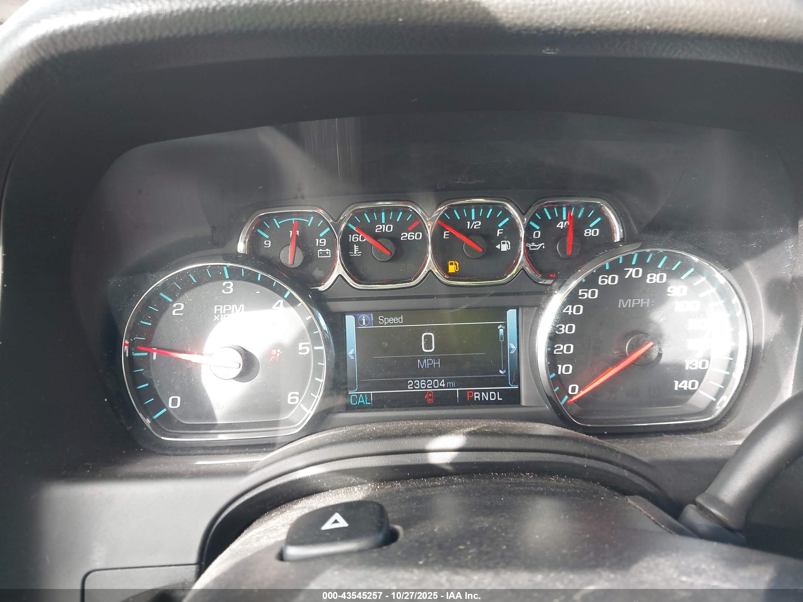 CHEVROLET TAHOE image 7