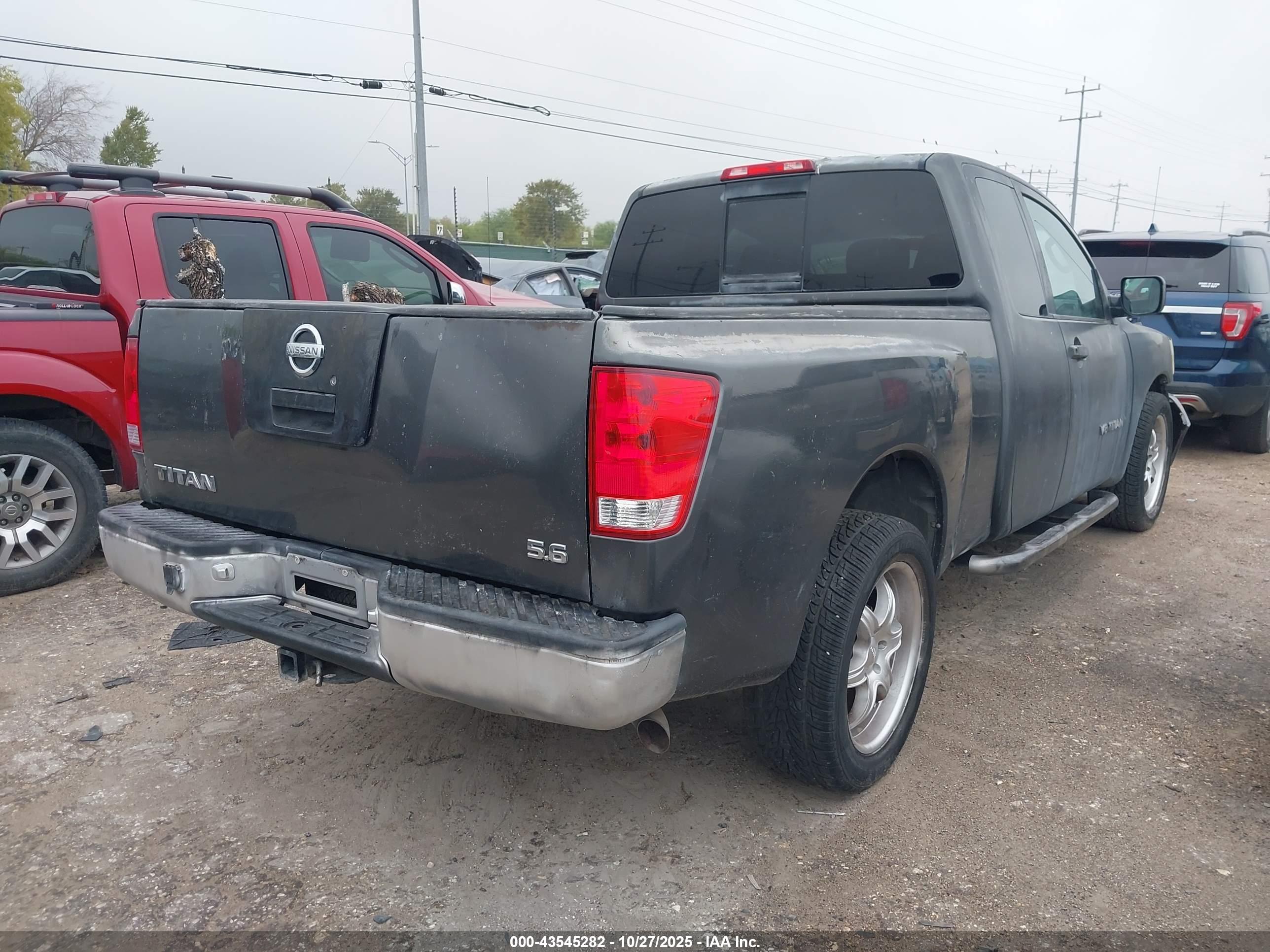 NISSAN TITAN image 4