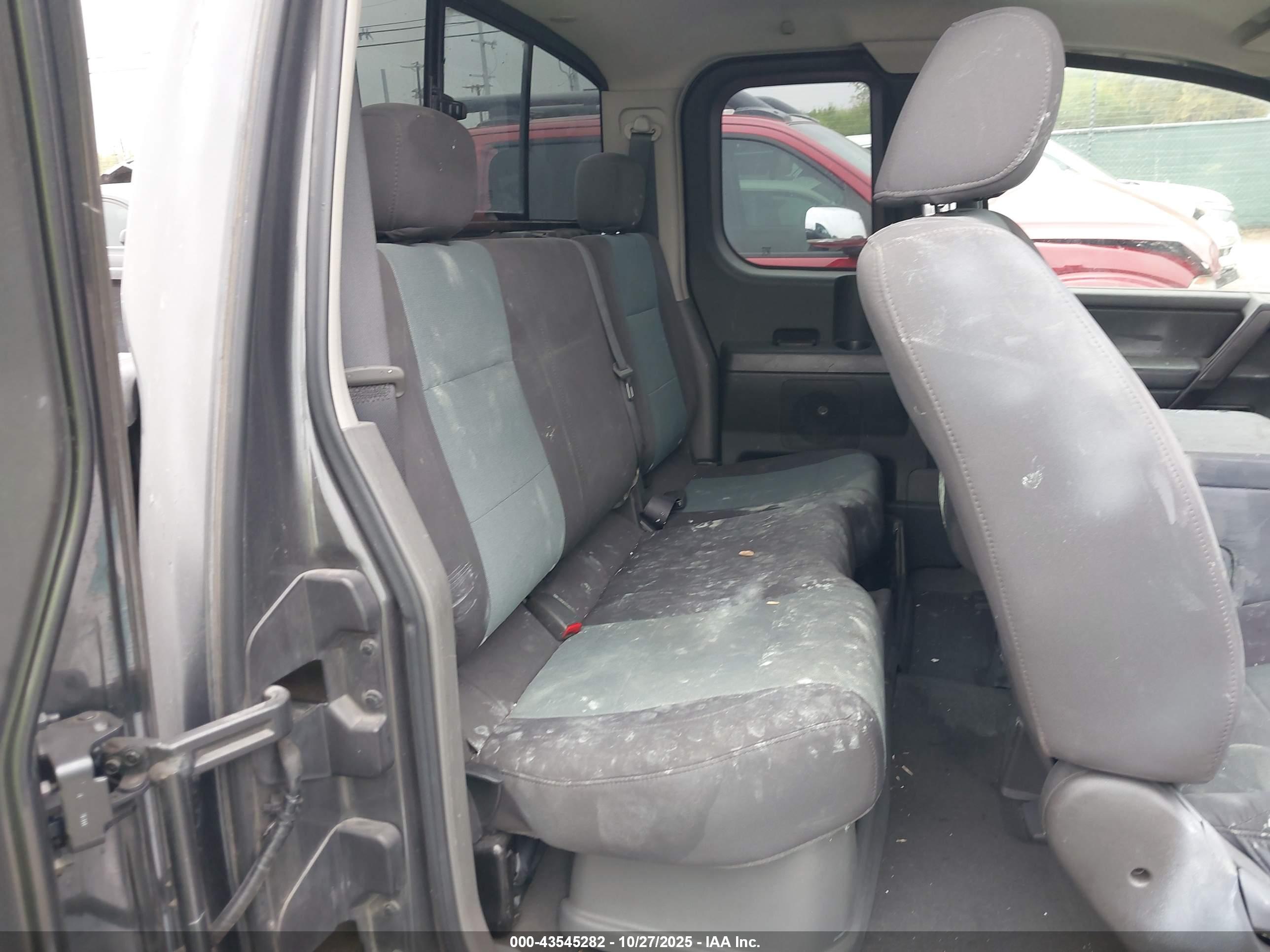 NISSAN TITAN image 8