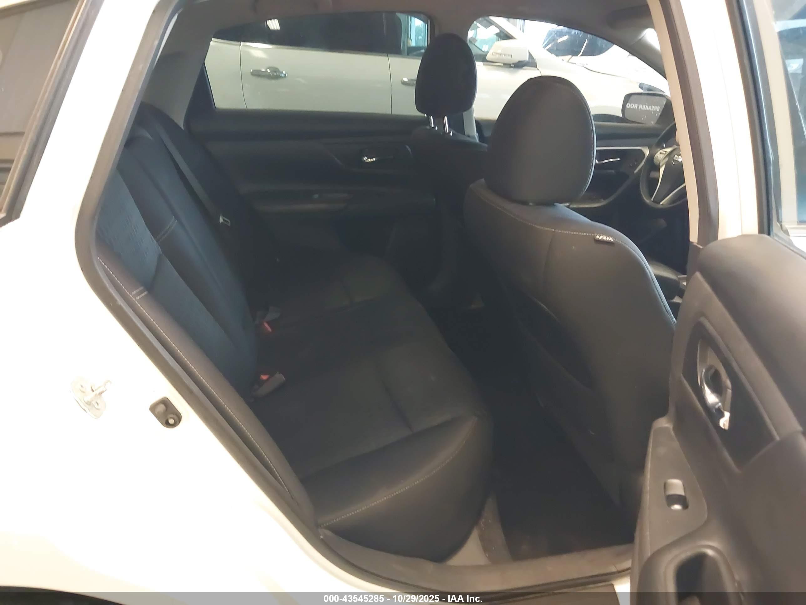 NISSAN ALTIMA image 8