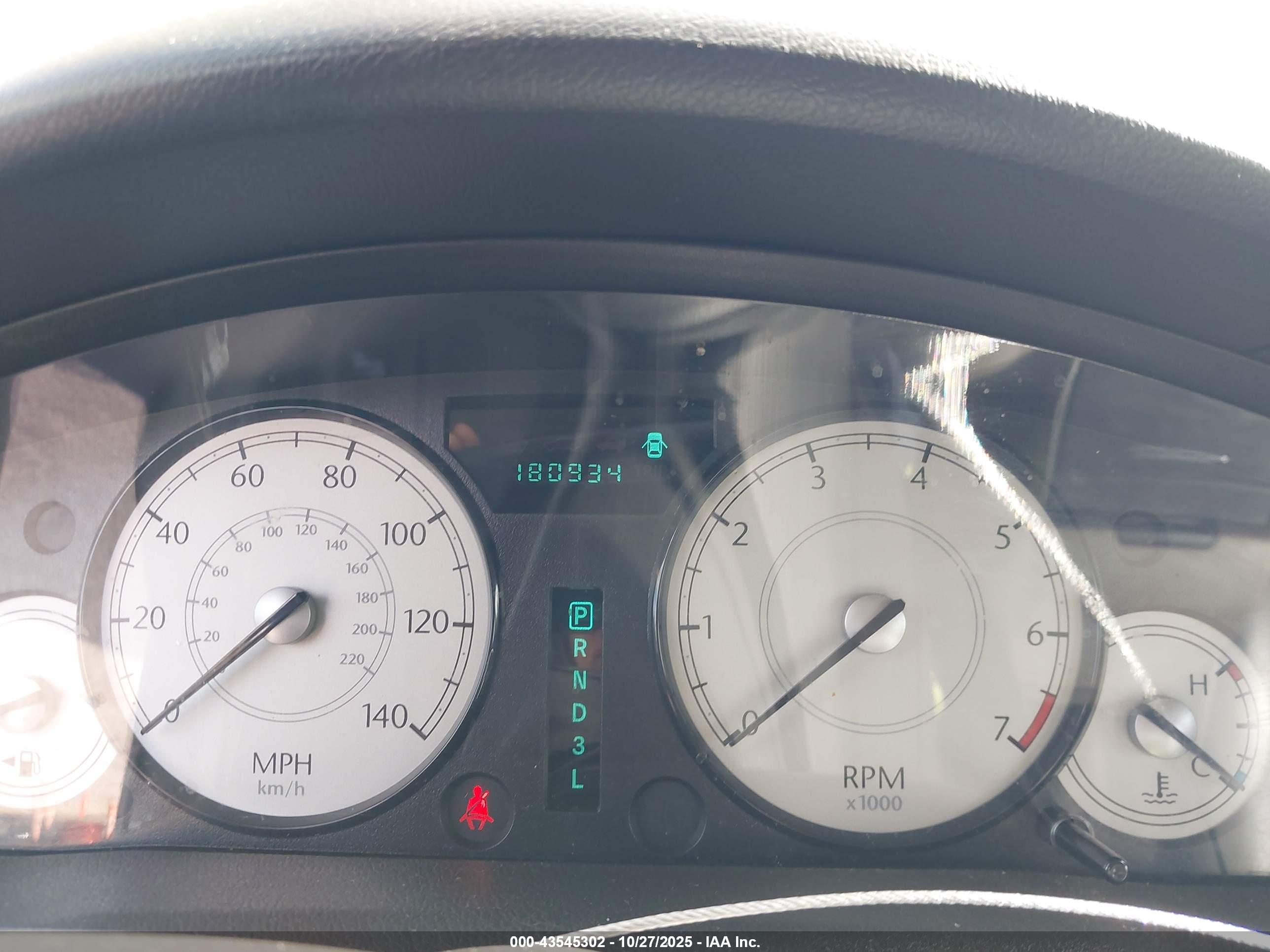 CHRYSLER 300 image 7