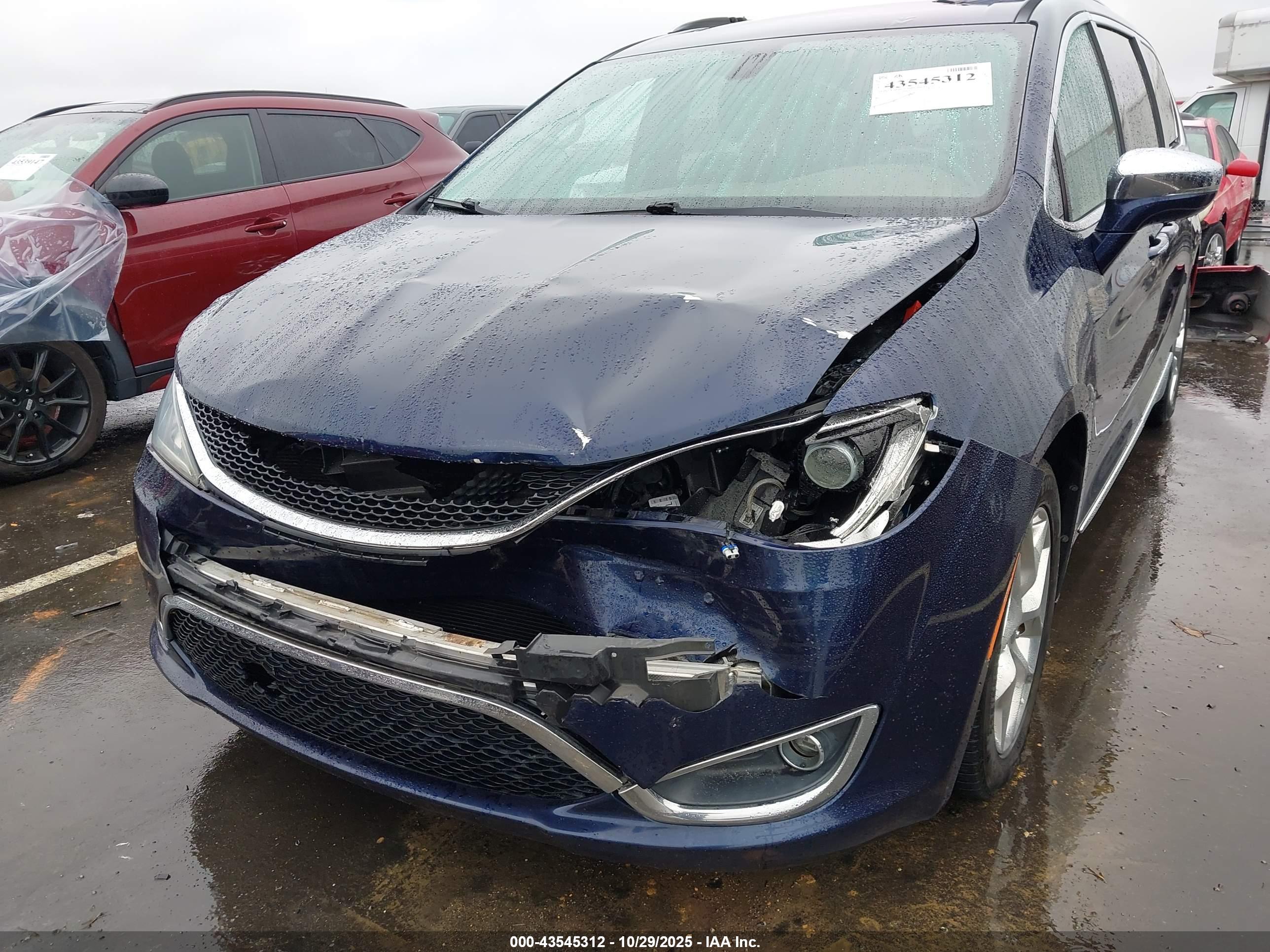 CHRYSLER PACIFICA image 6