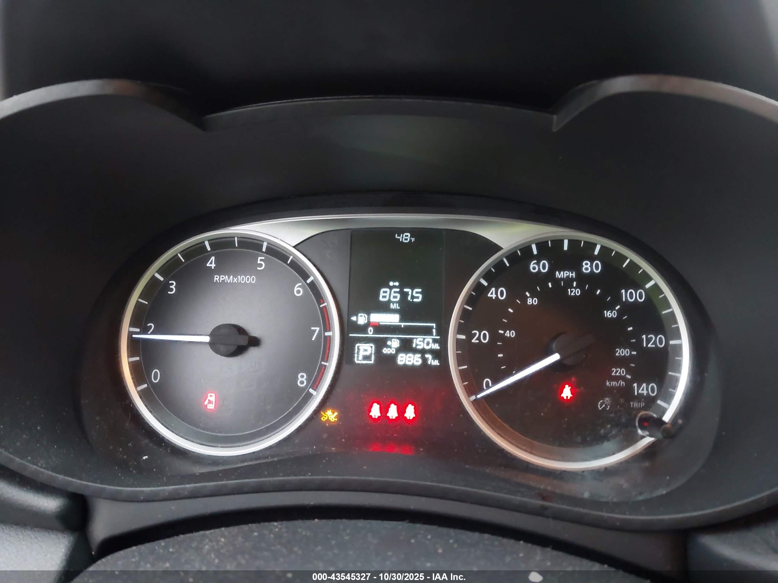 NISSAN VERSA image 7