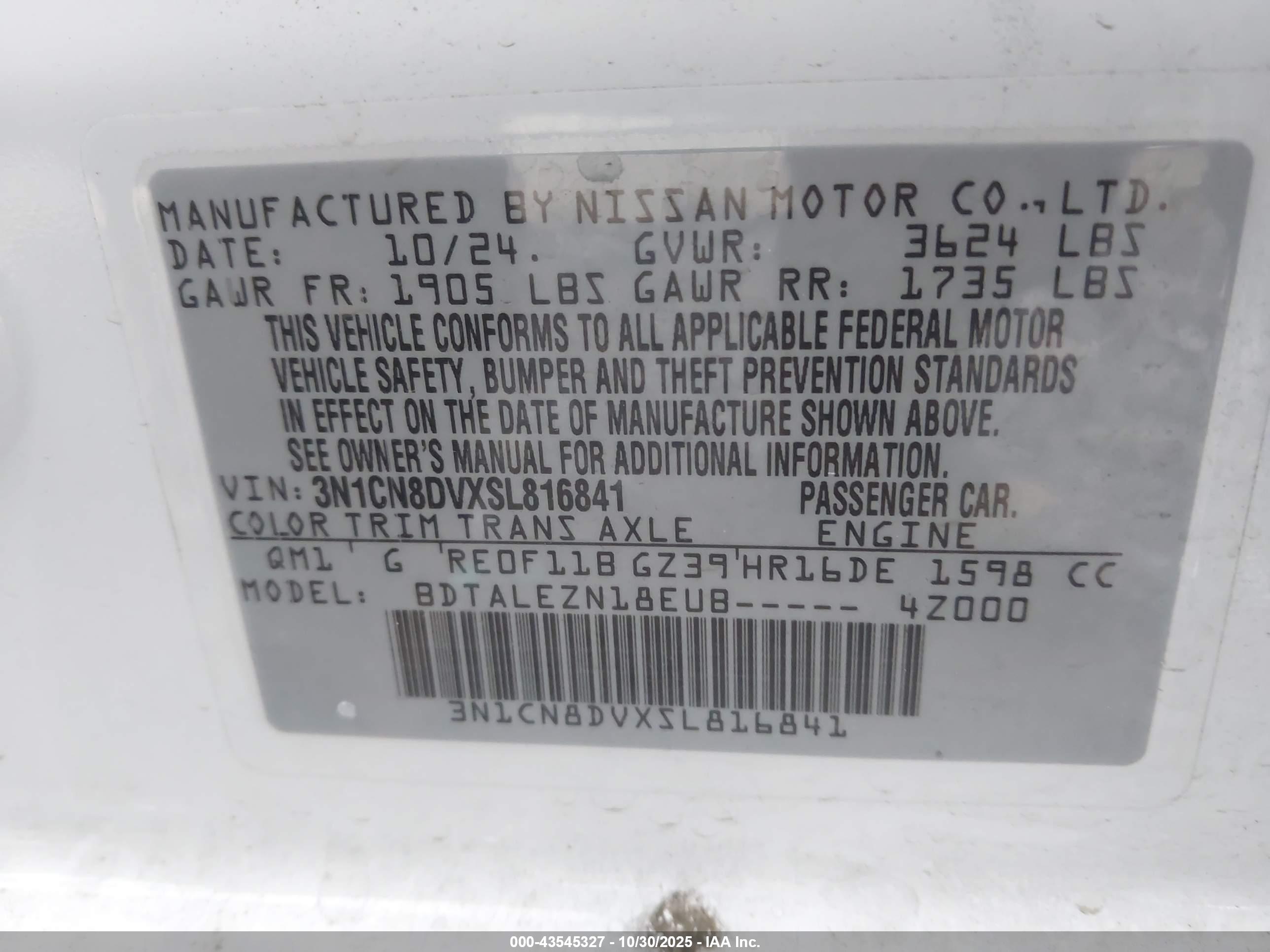 NISSAN VERSA image 9