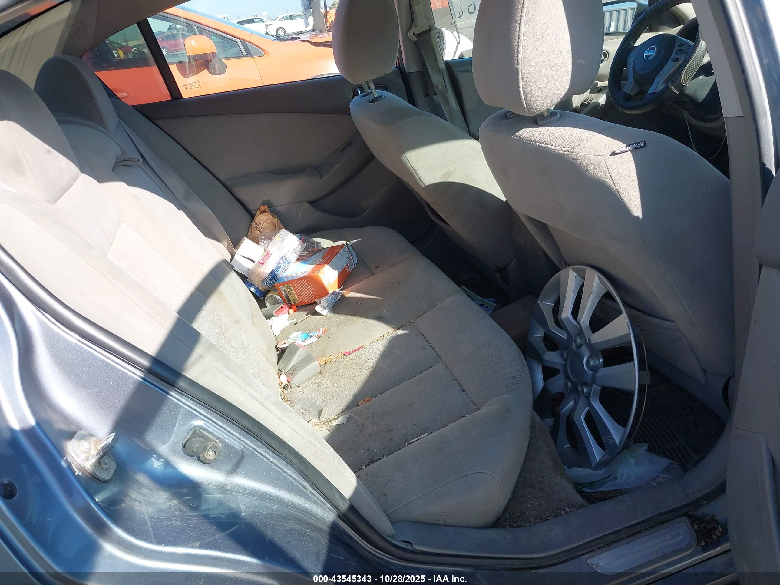 NISSAN ALTIMA image 8