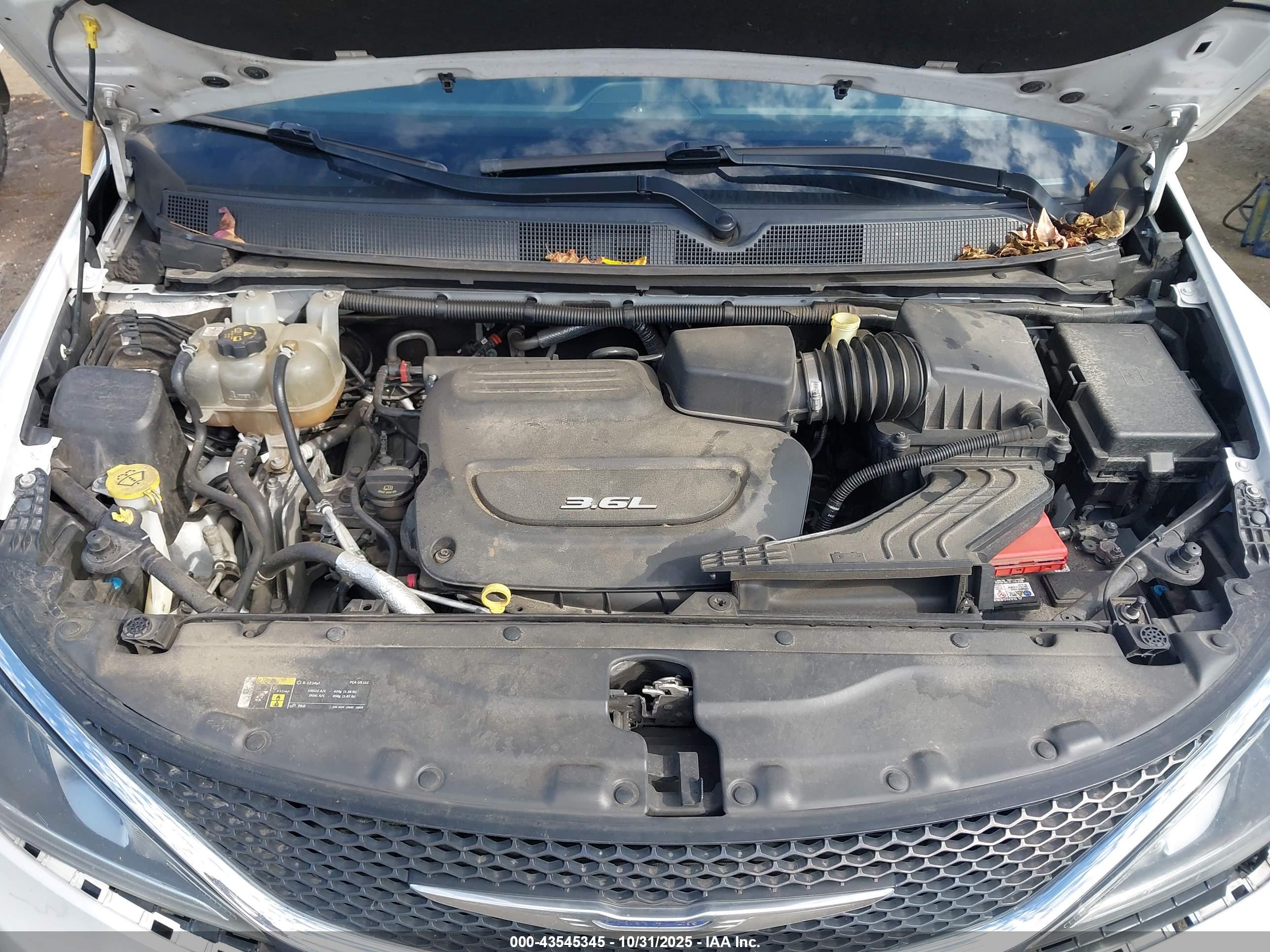 CHRYSLER PACIFICA image 10