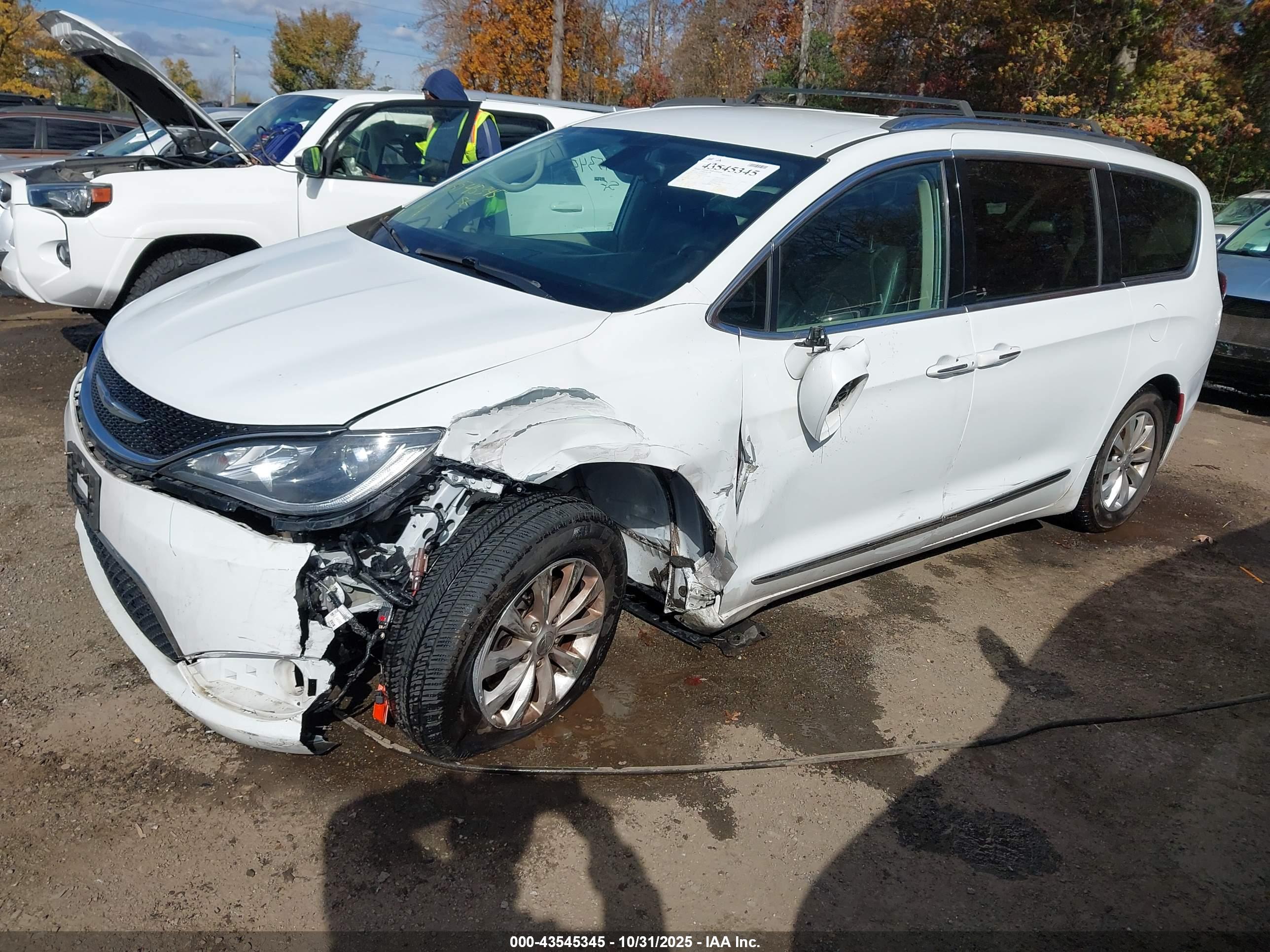 CHRYSLER PACIFICA image 2