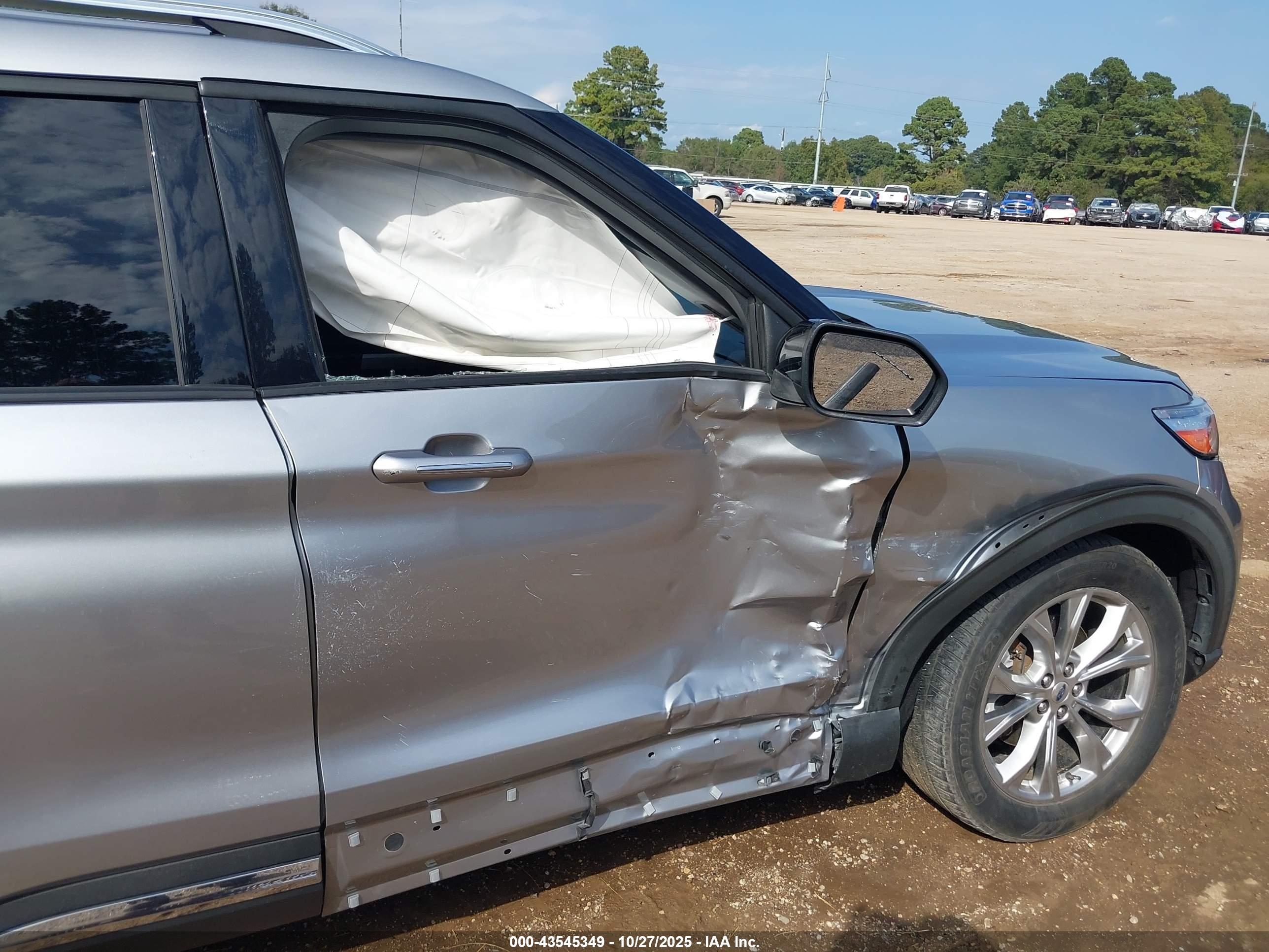 FORD EXPLORER image 6