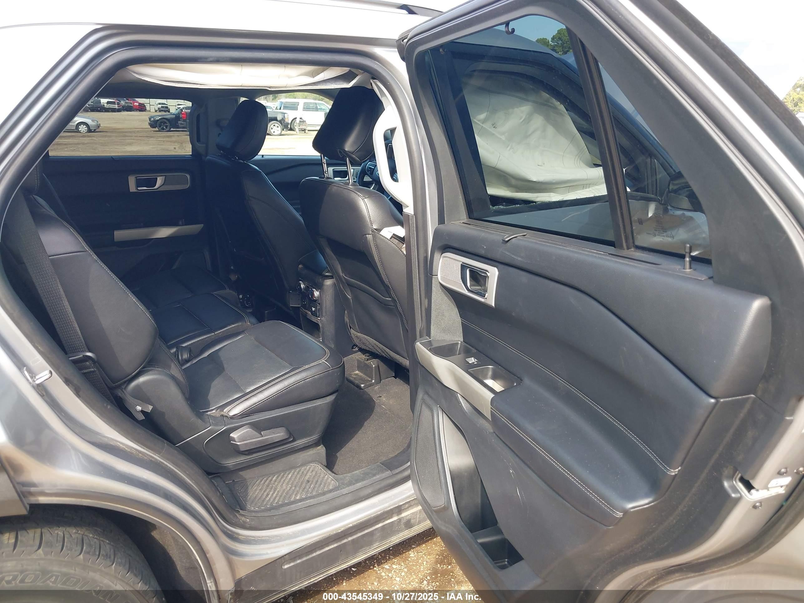 FORD EXPLORER image 8