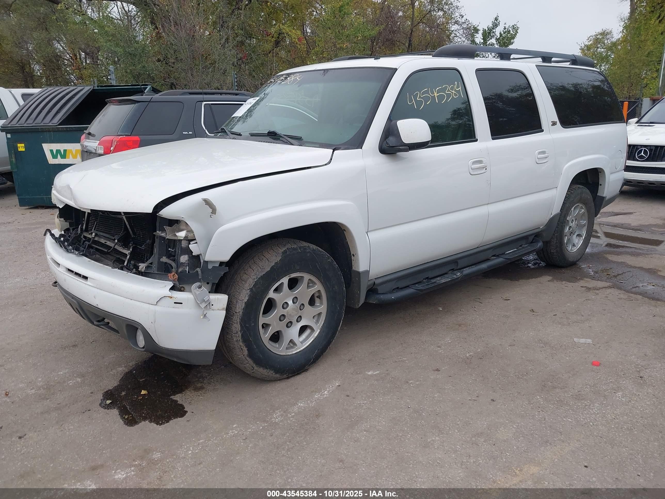 CHEVROLET SUBURBAN image 2