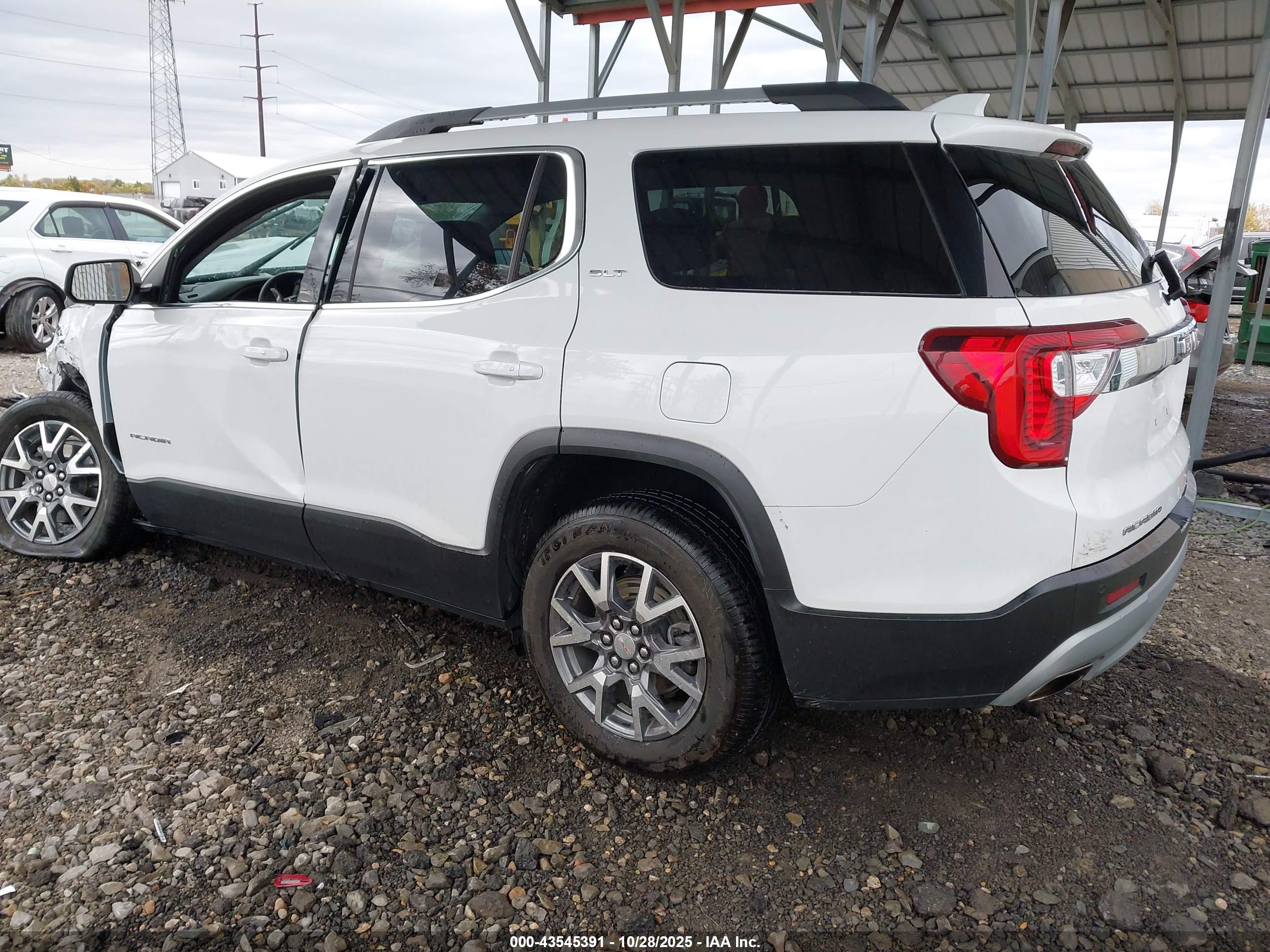 GMC ACADIA image 3