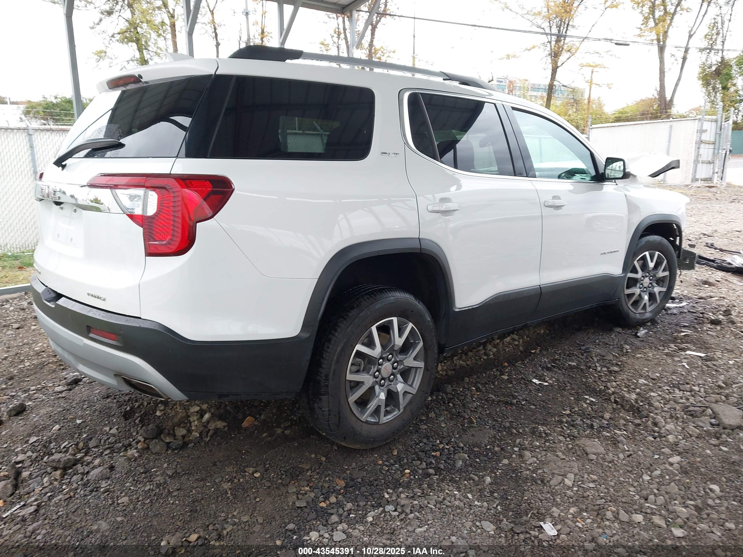 GMC ACADIA image 4