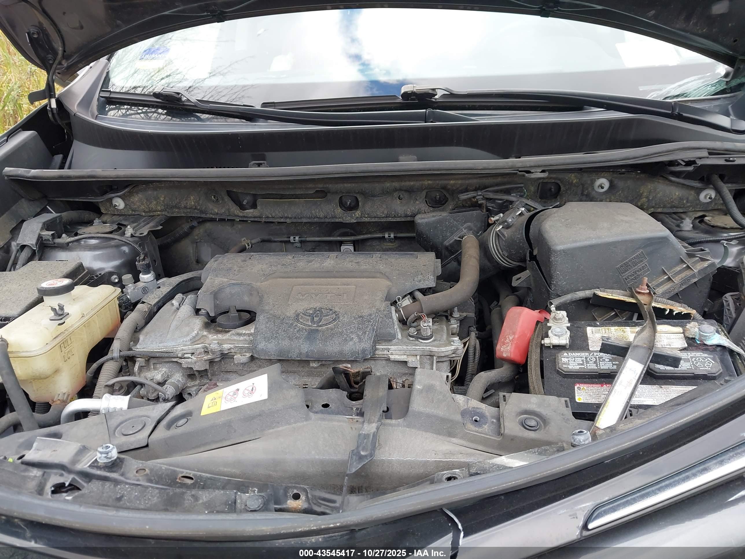 TOYOTA RAV4 image 10