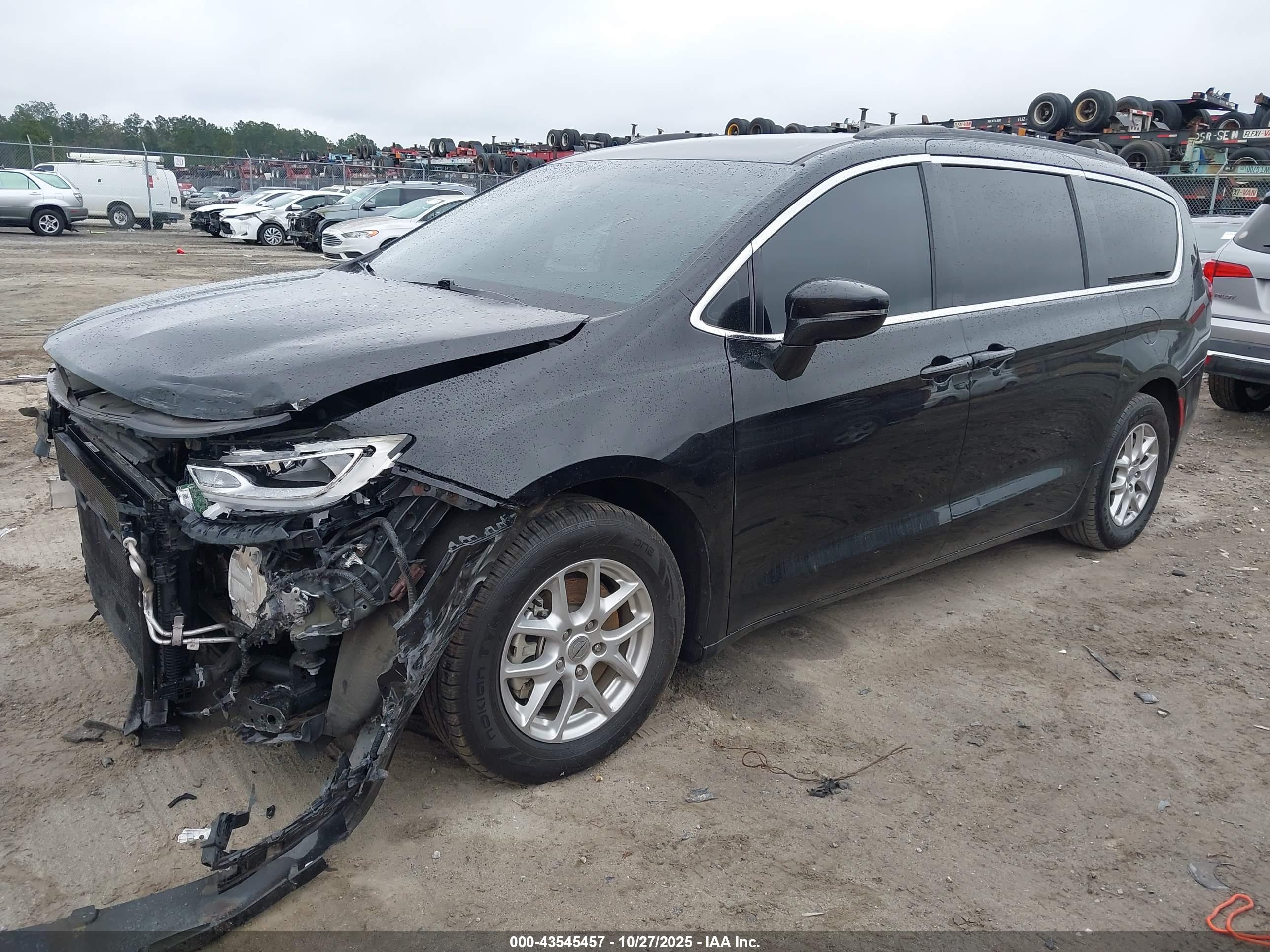 CHRYSLER PACIFICA image 2