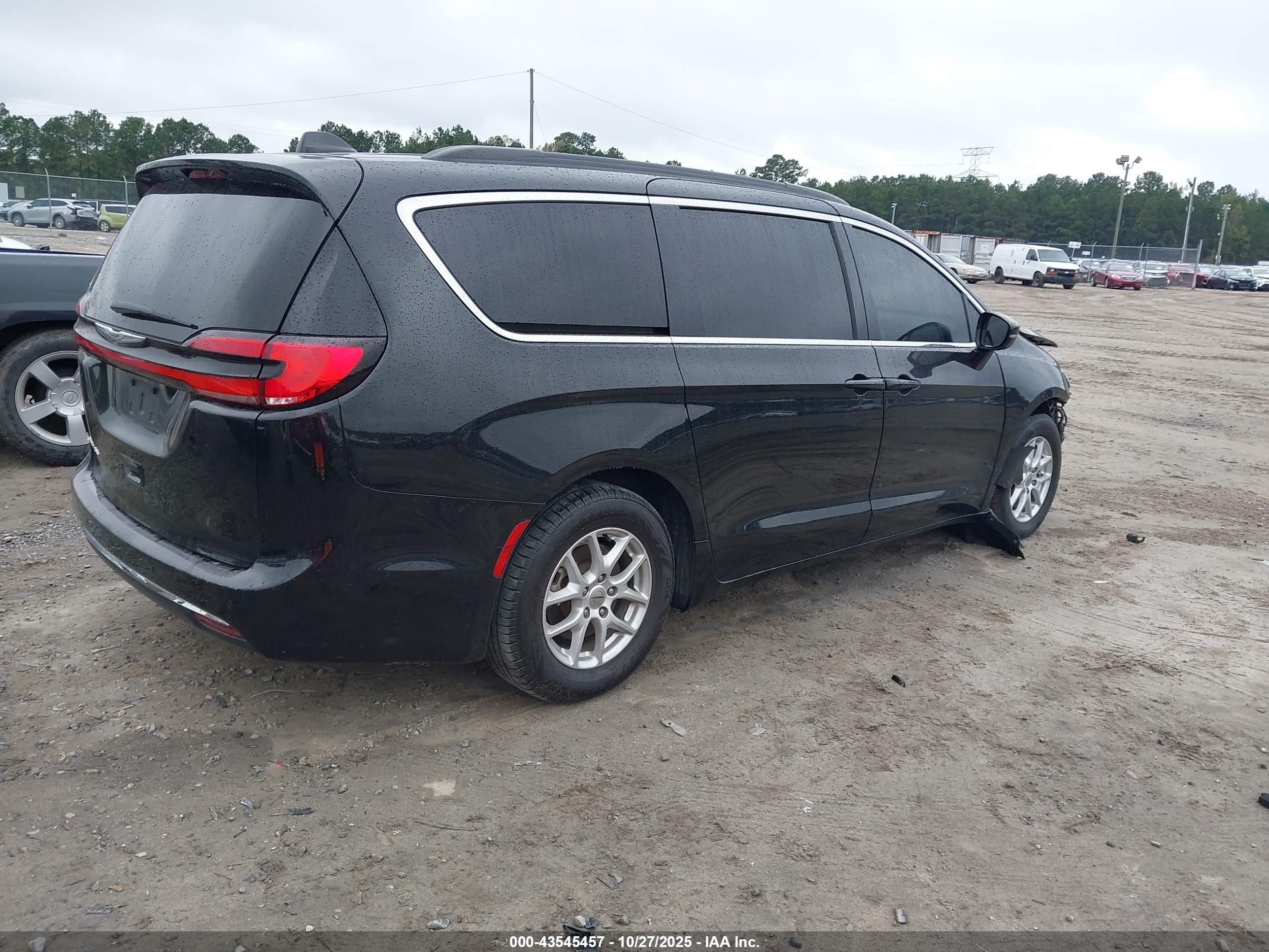 CHRYSLER PACIFICA image 4