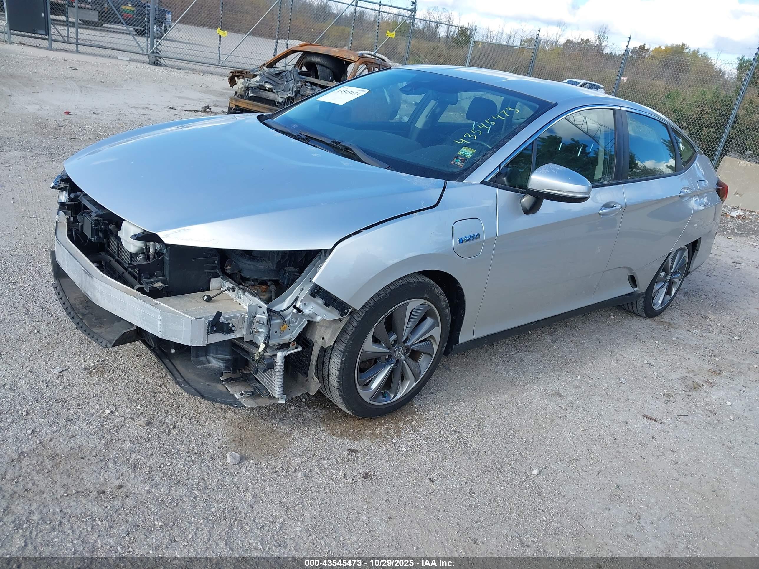 HONDA CLARITY image 2