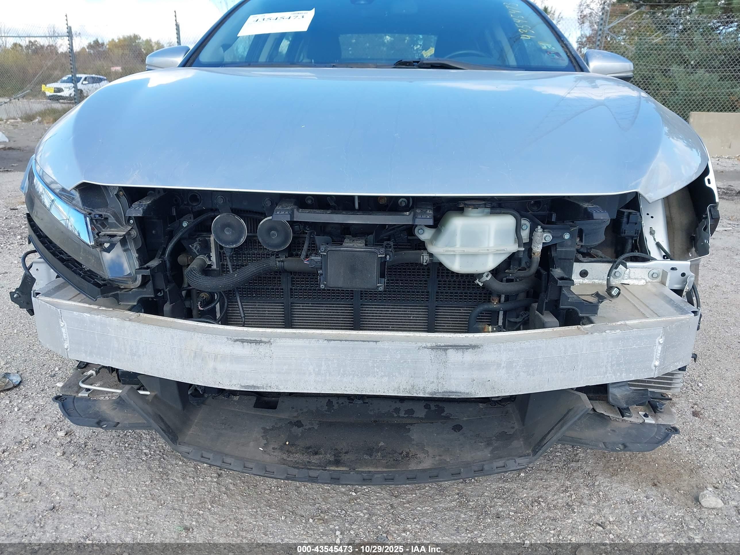 HONDA CLARITY image 6