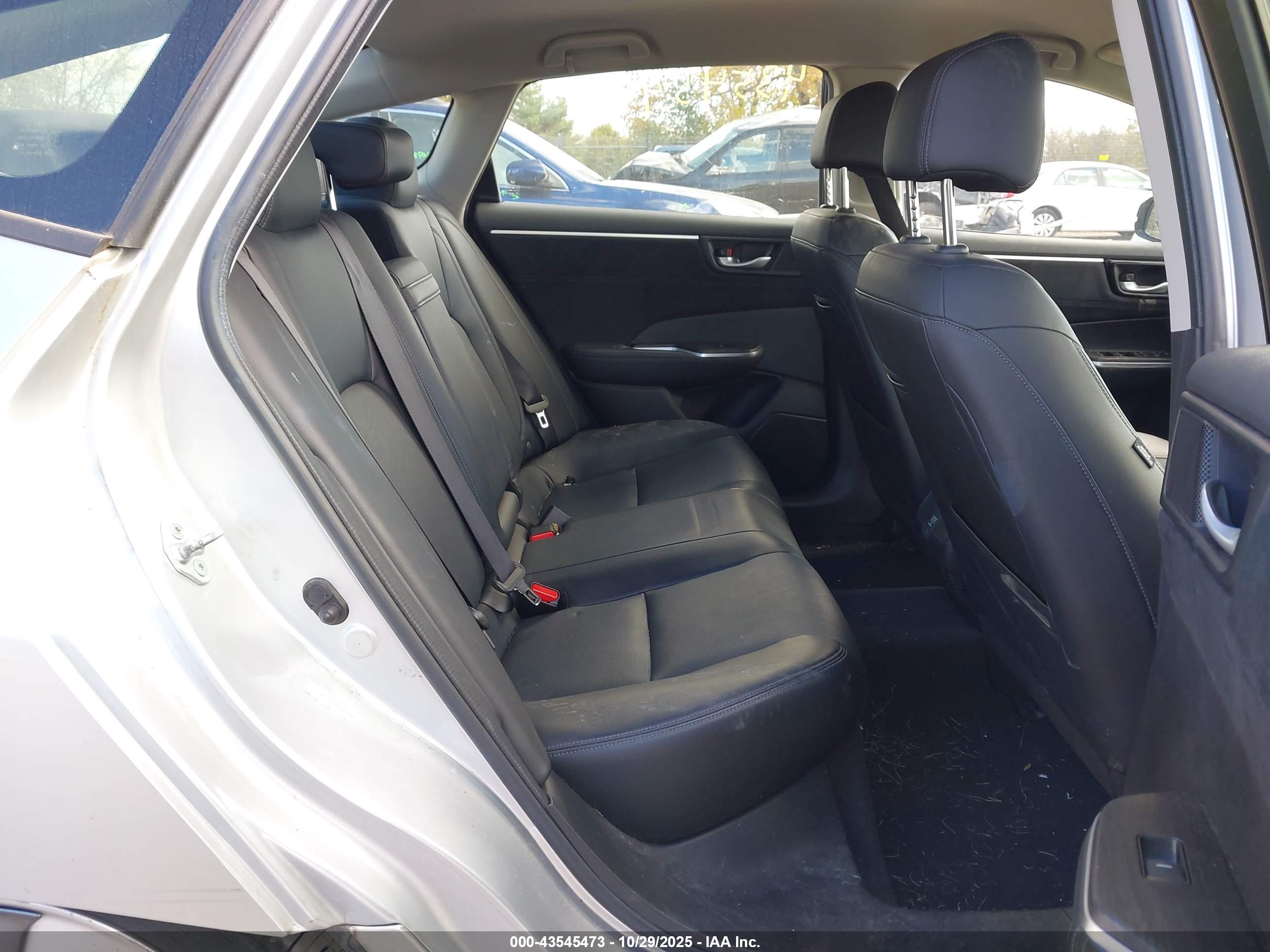 HONDA CLARITY image 8