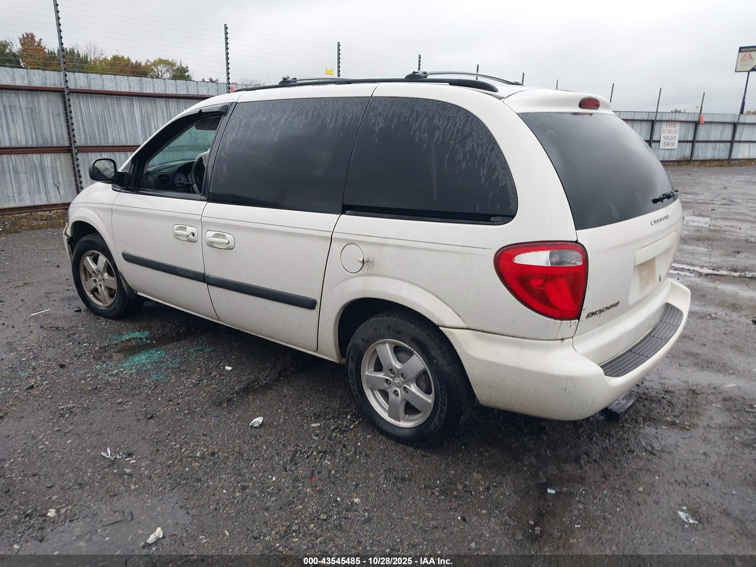 DODGE CARAVAN image 3