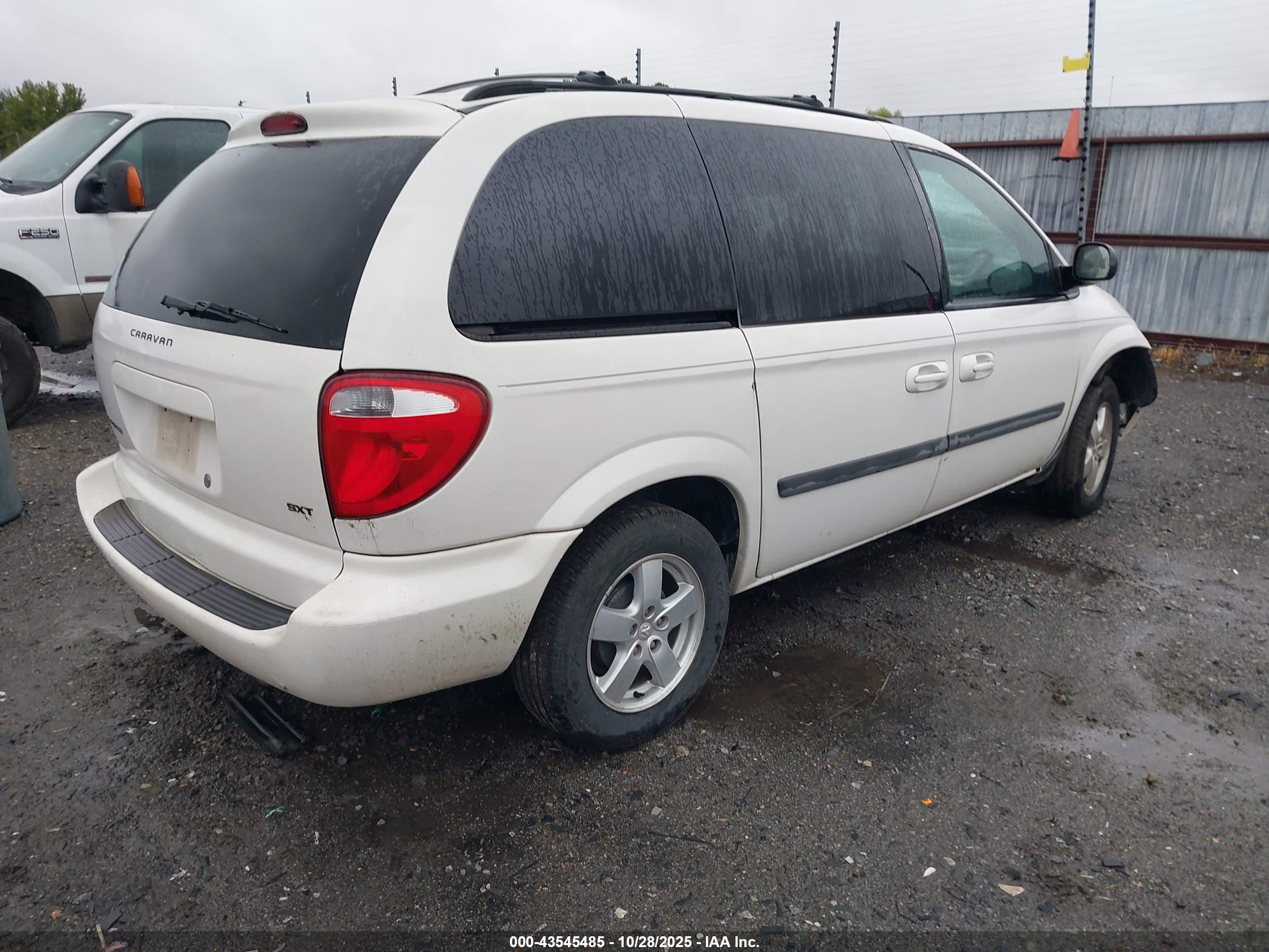 DODGE CARAVAN image 4
