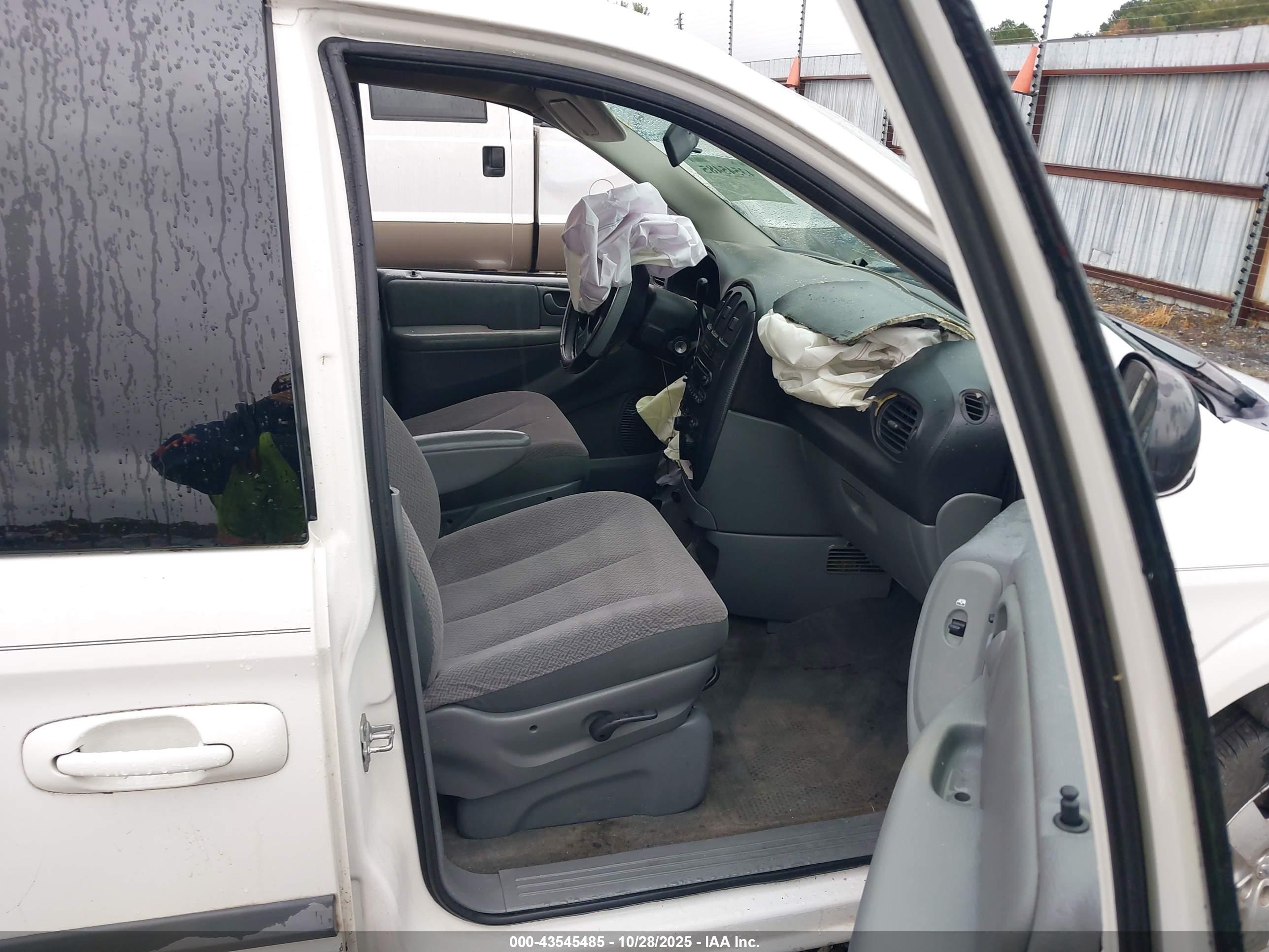 DODGE CARAVAN image 5