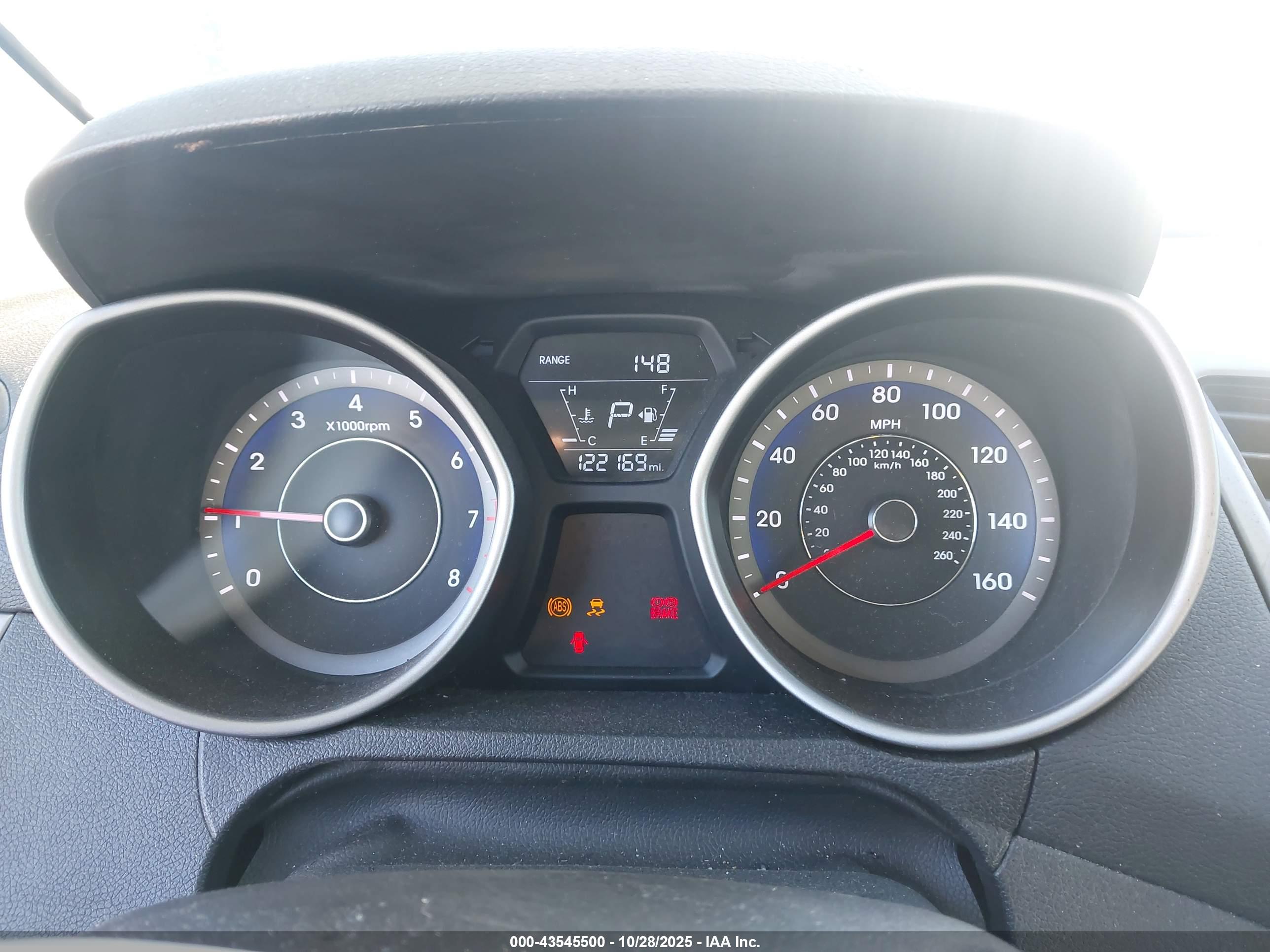 HYUNDAI ELANTRA image 7