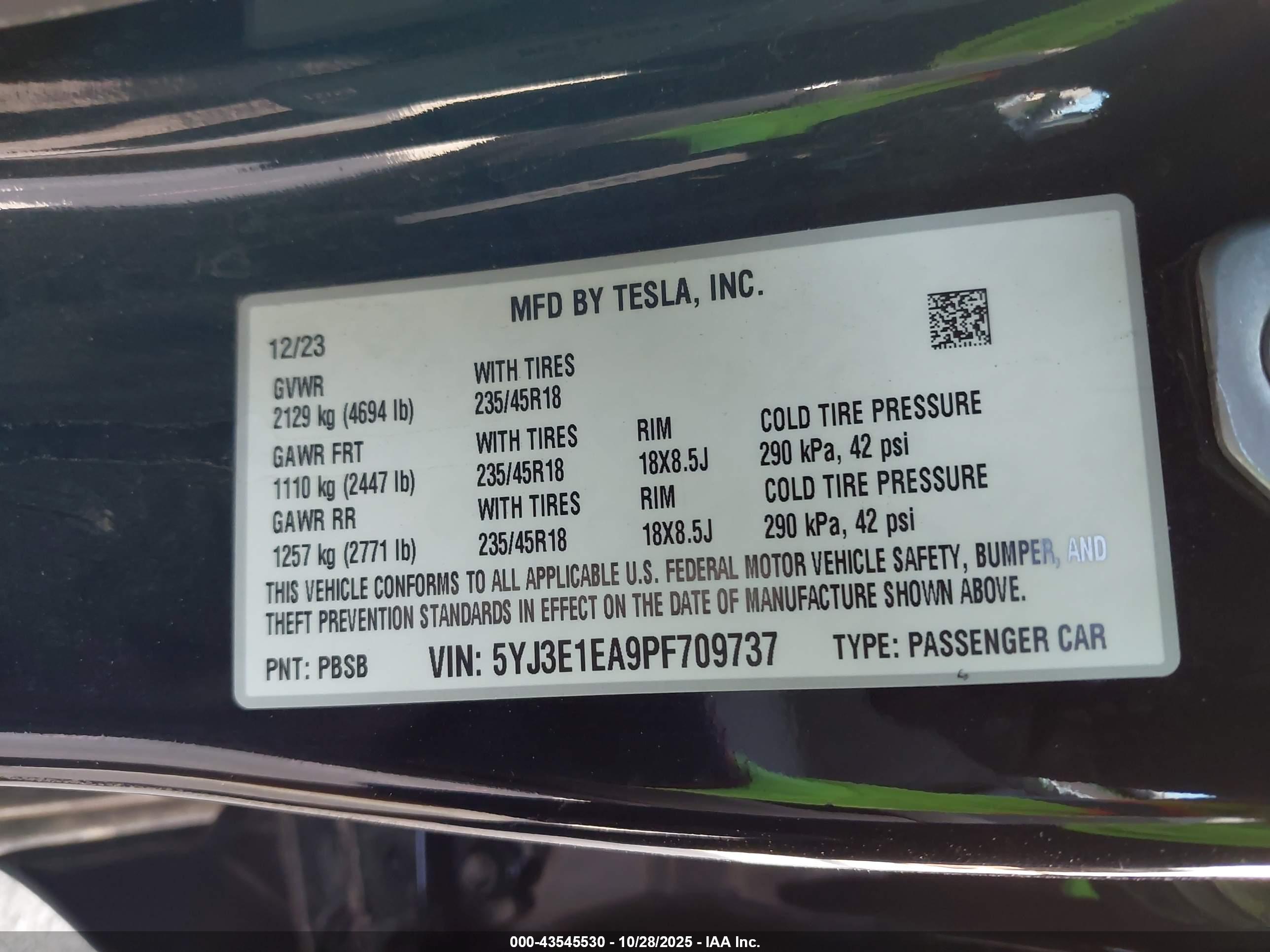 TESLA MODEL image 9