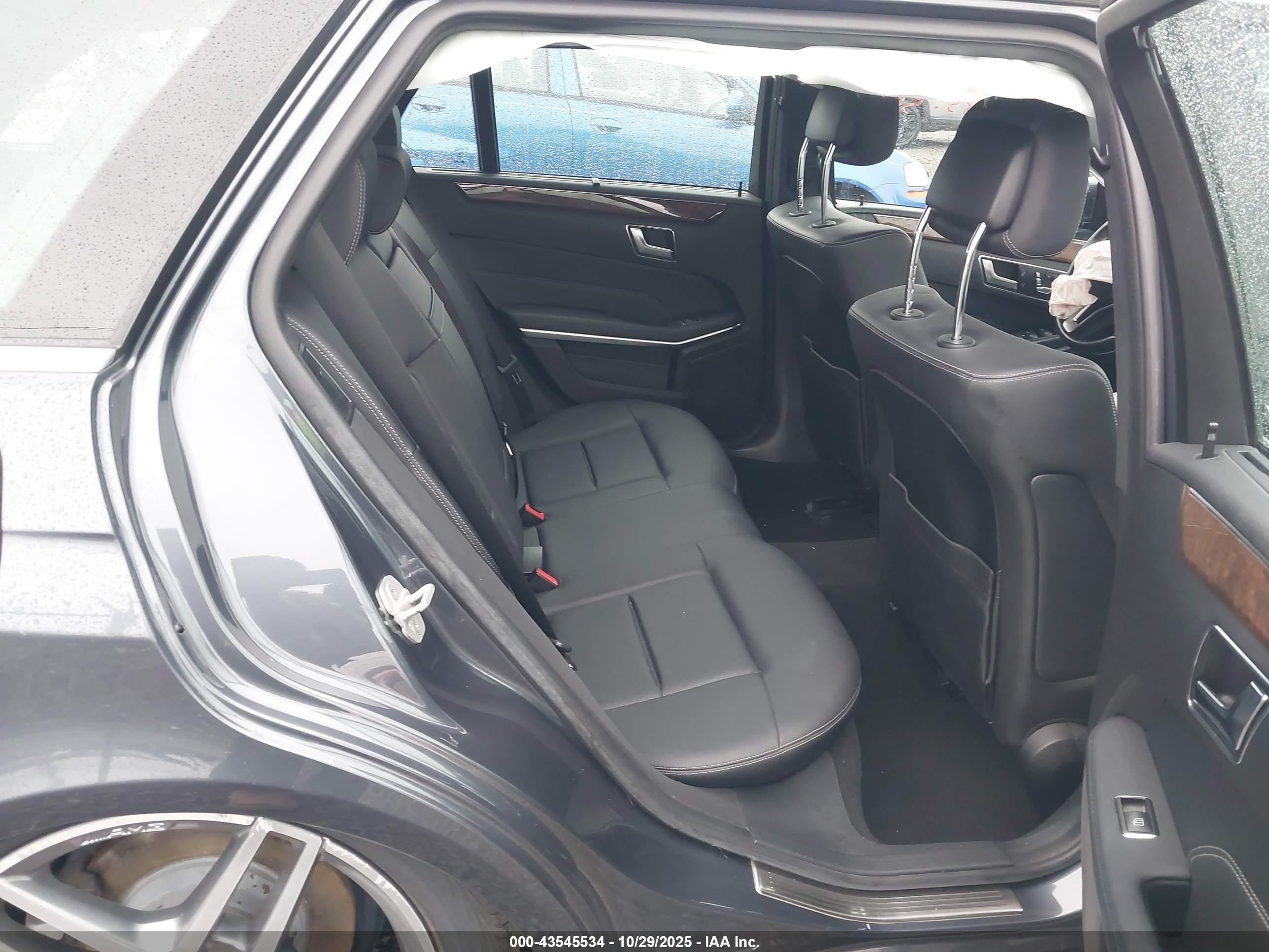 MERCEDES-BENZ E image 8