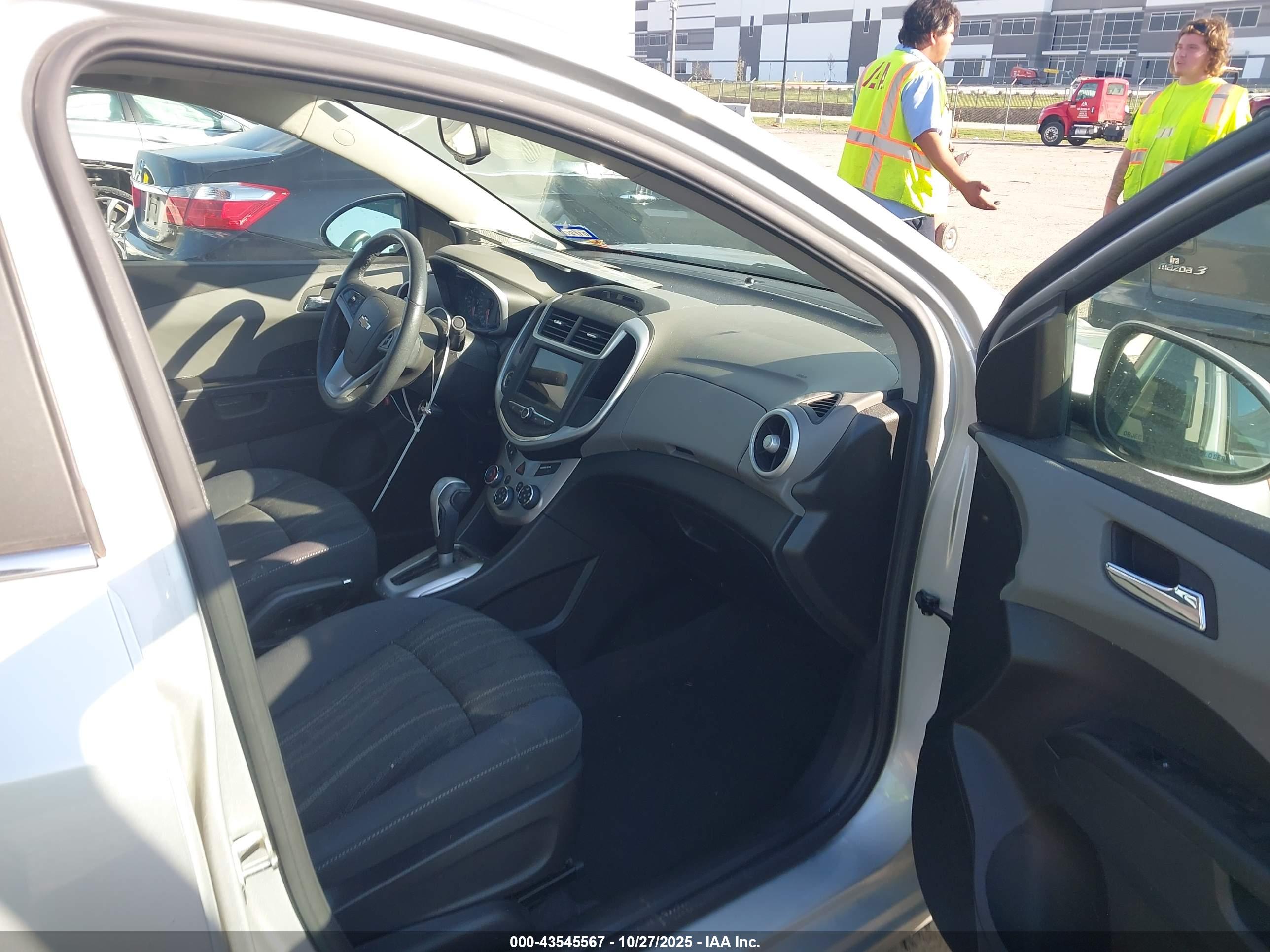 CHEVROLET SONIC image 5