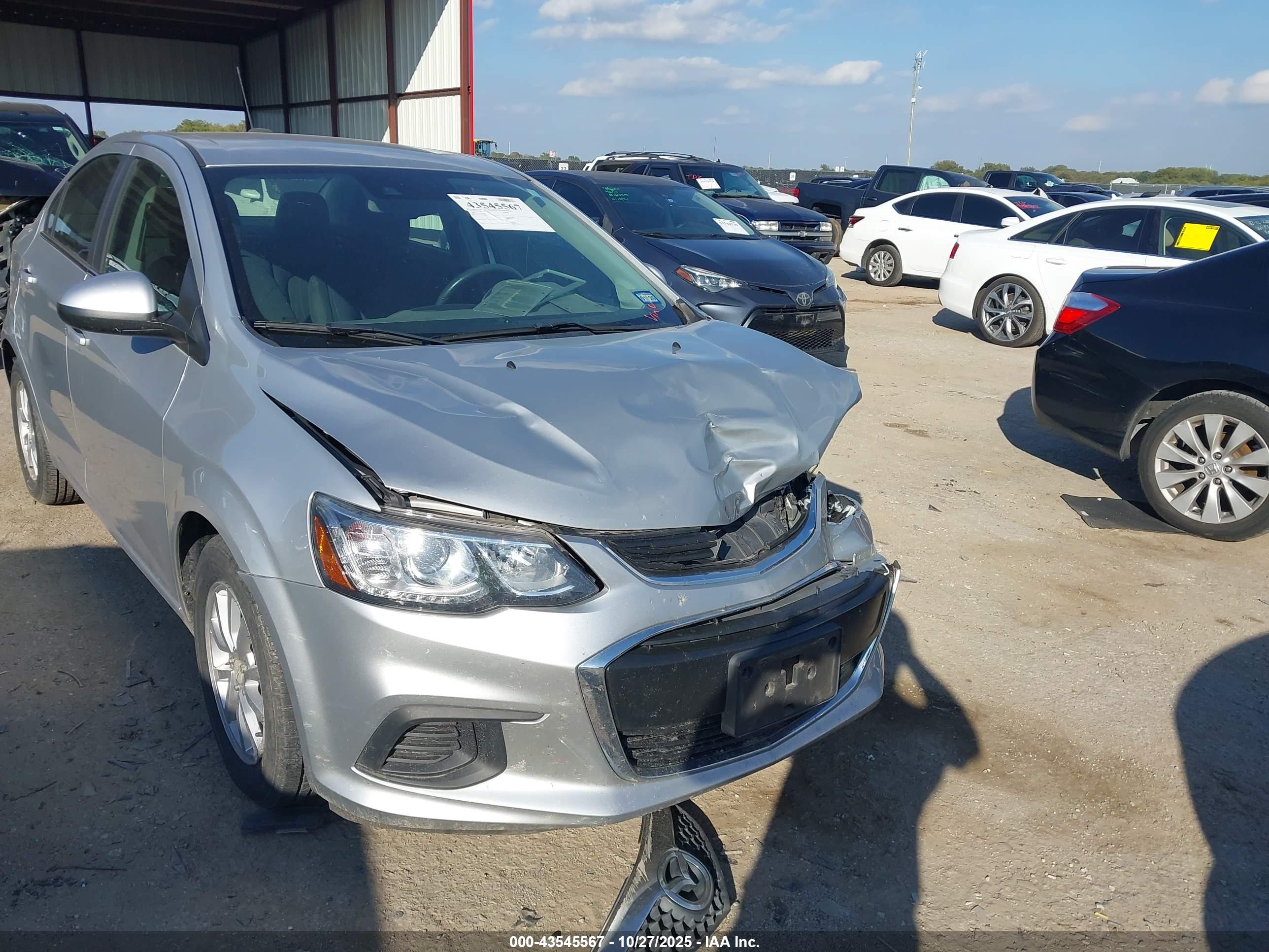 CHEVROLET SONIC image 6