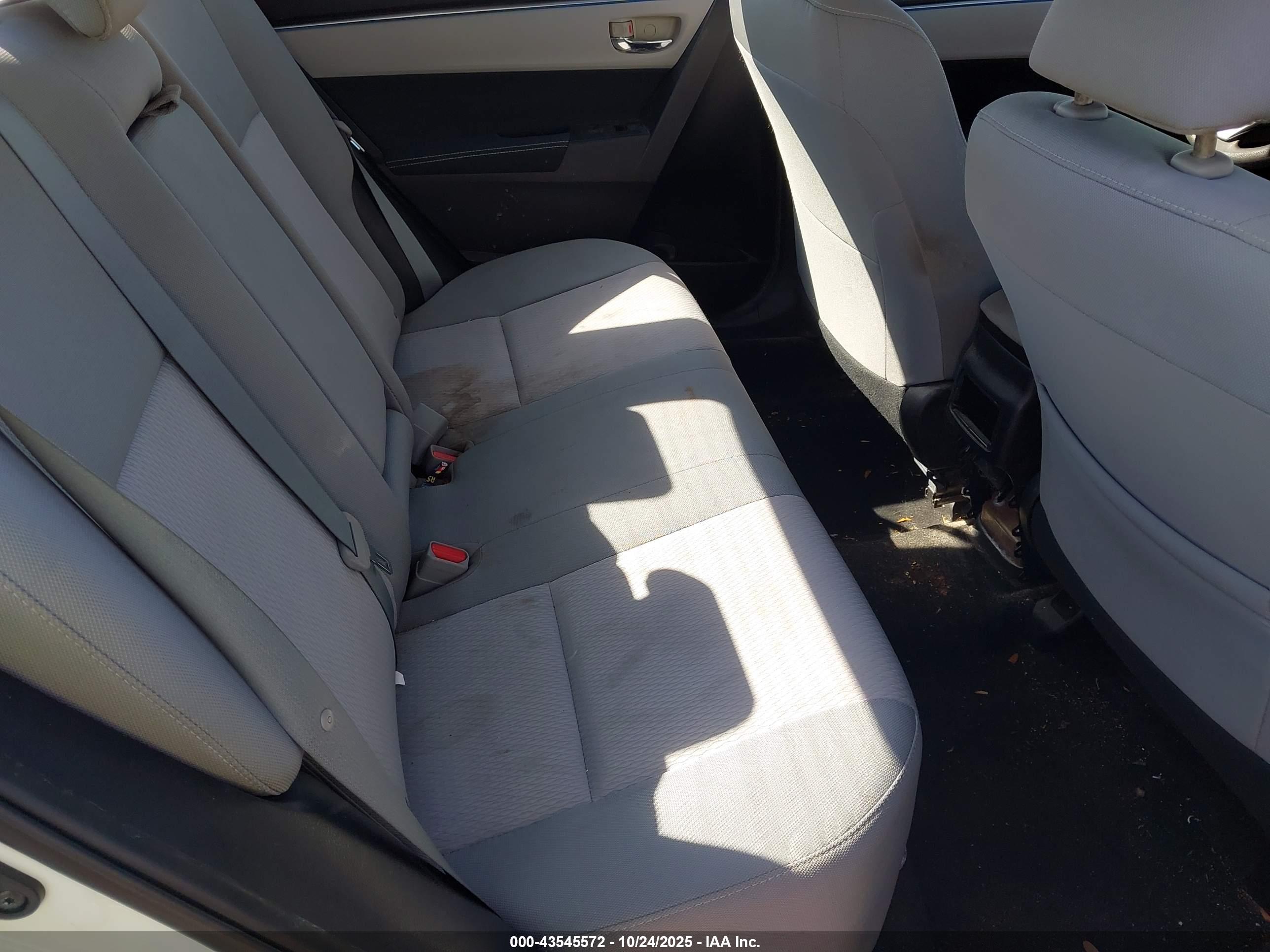TOYOTA COROLLA image 8