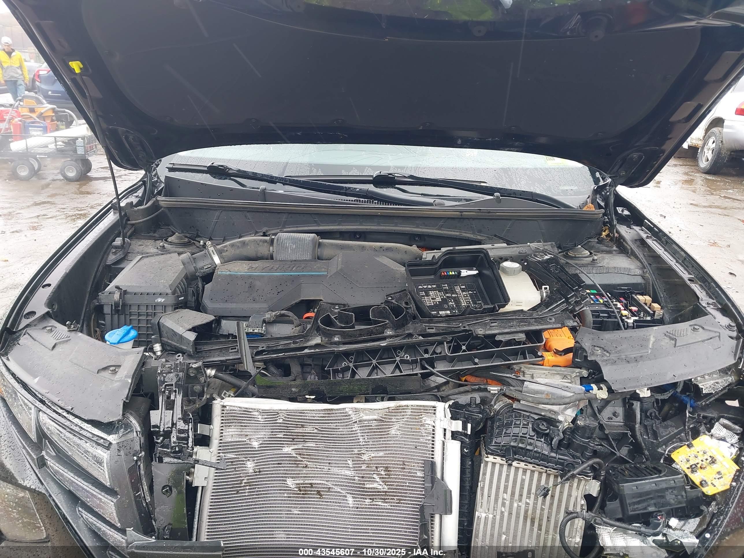 HYUNDAI TUCSON image 10