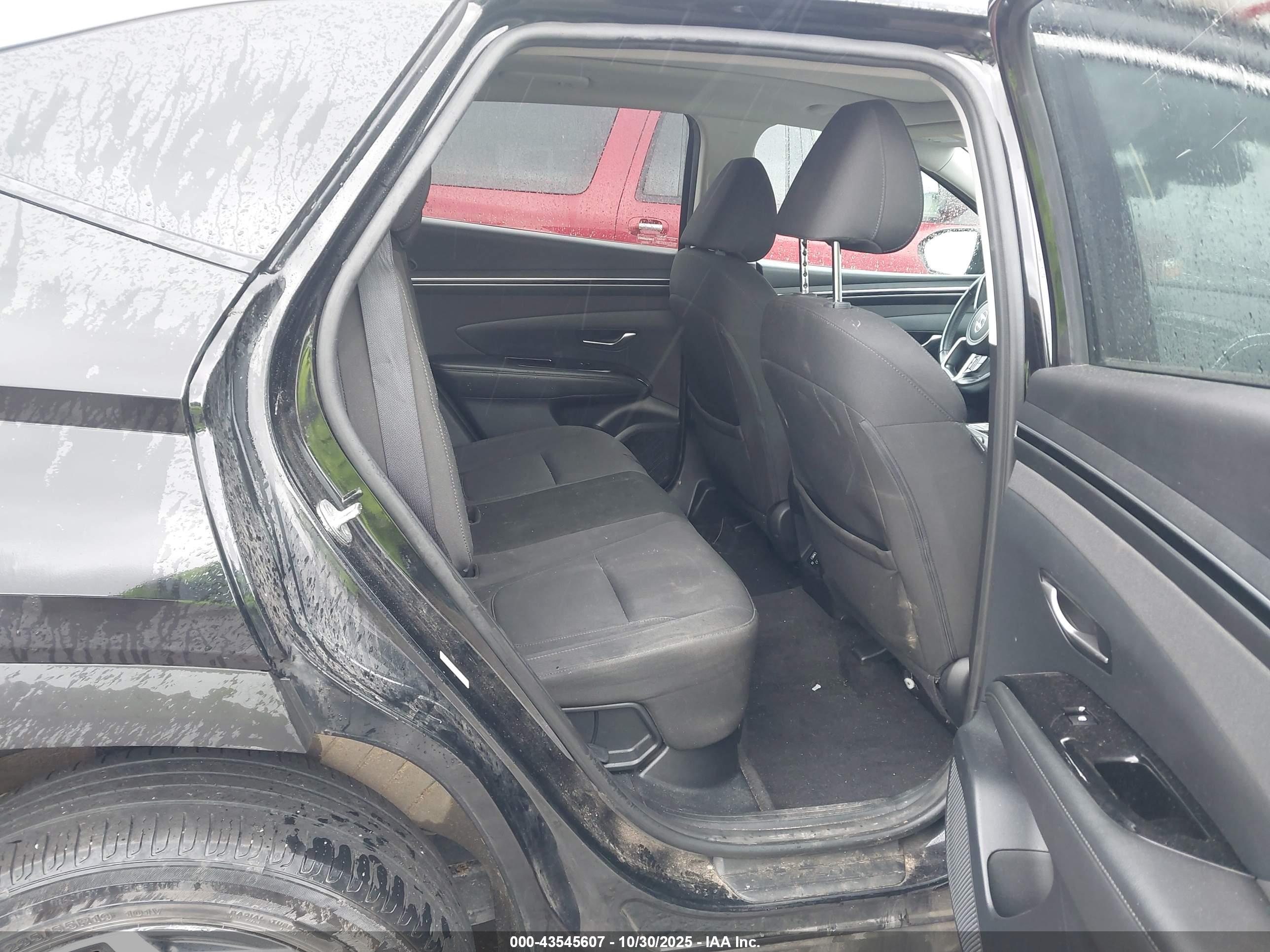 HYUNDAI TUCSON image 8
